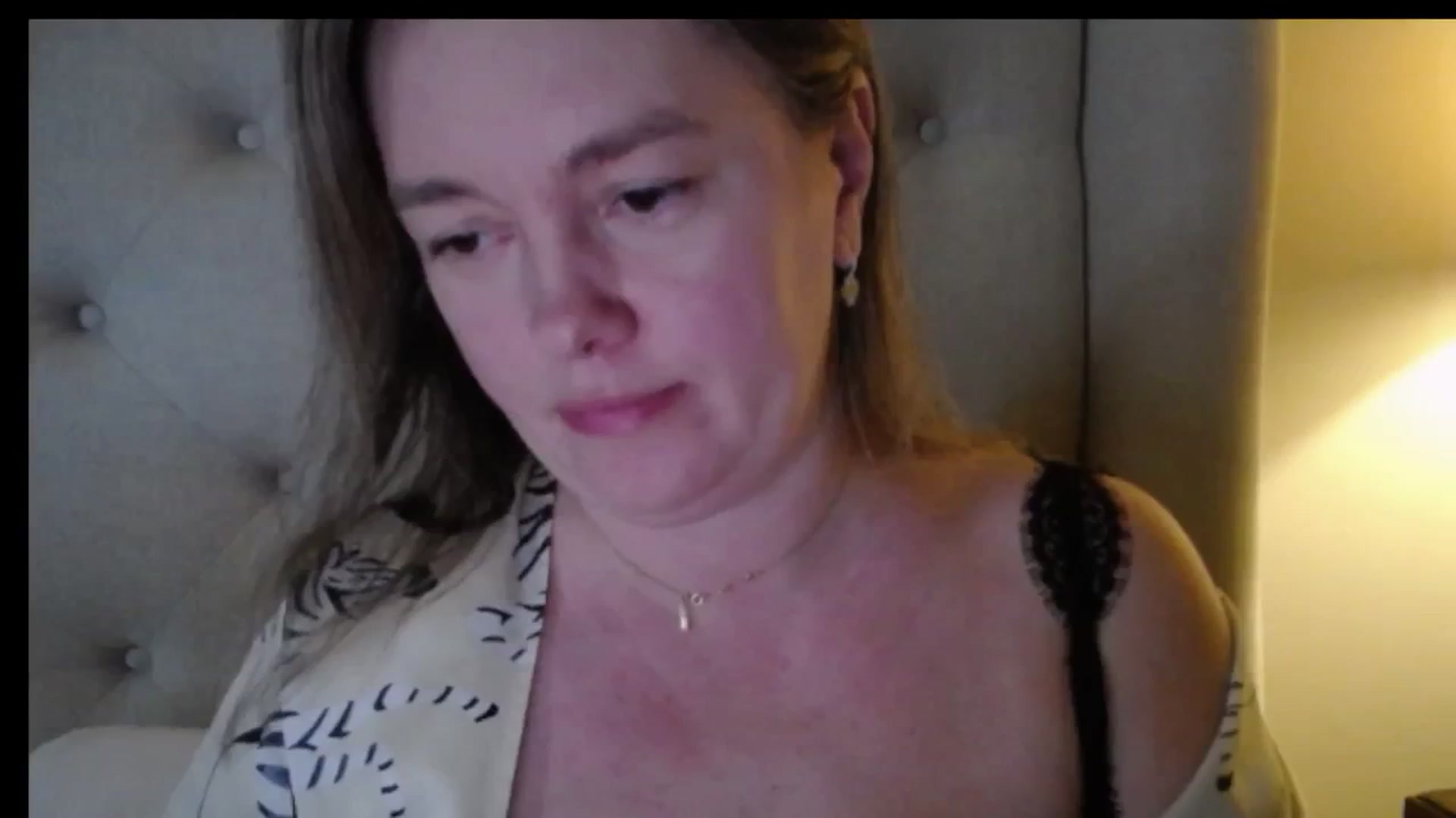 Gallery image thumbnail from J0llye's myfreecams stream on, 01/17/2026, 20:44 image 17 of 20