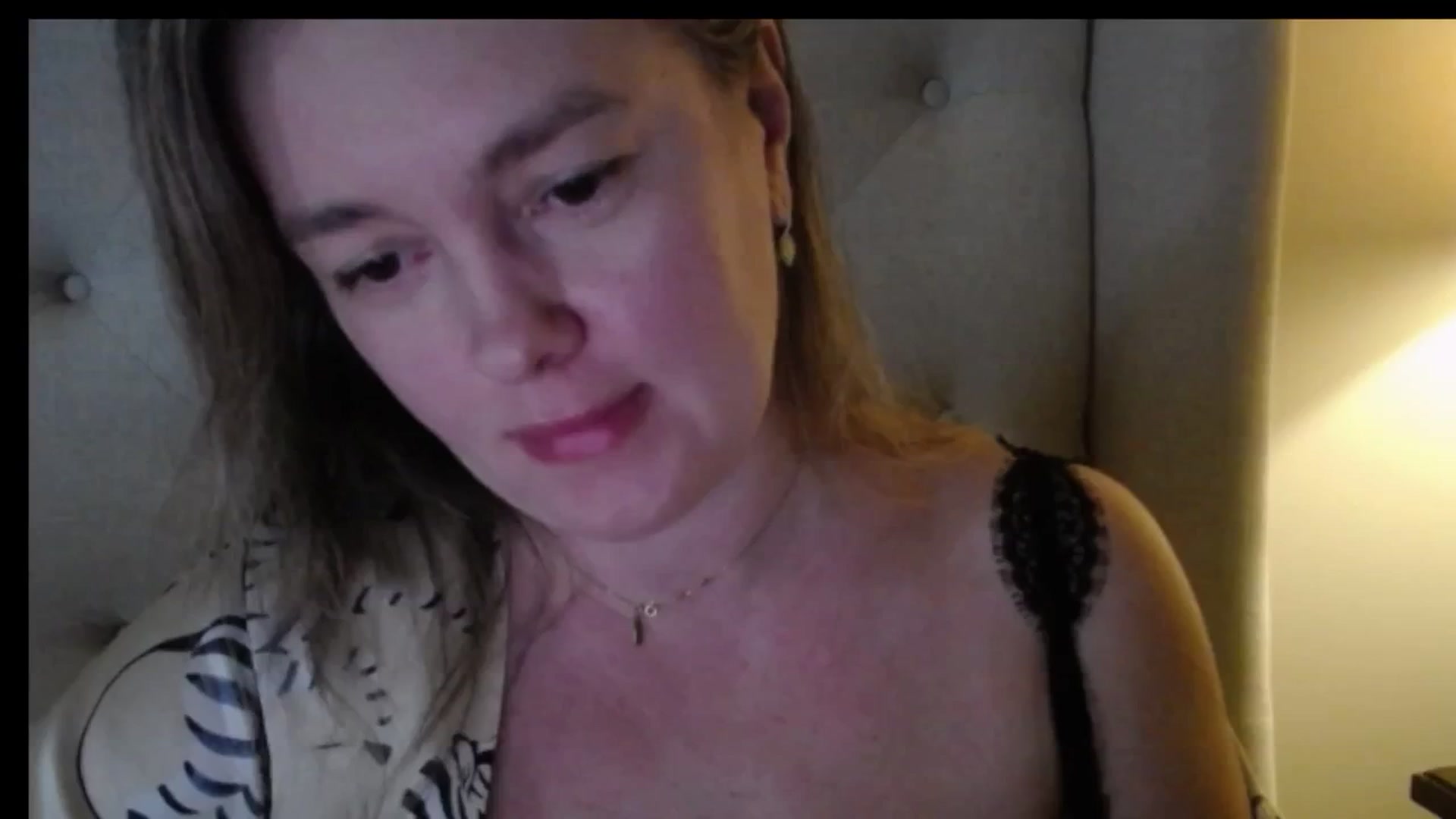 Gallery image thumbnail from J0llye's myfreecams stream on, 01/17/2026, 20:44 image 20 of 20