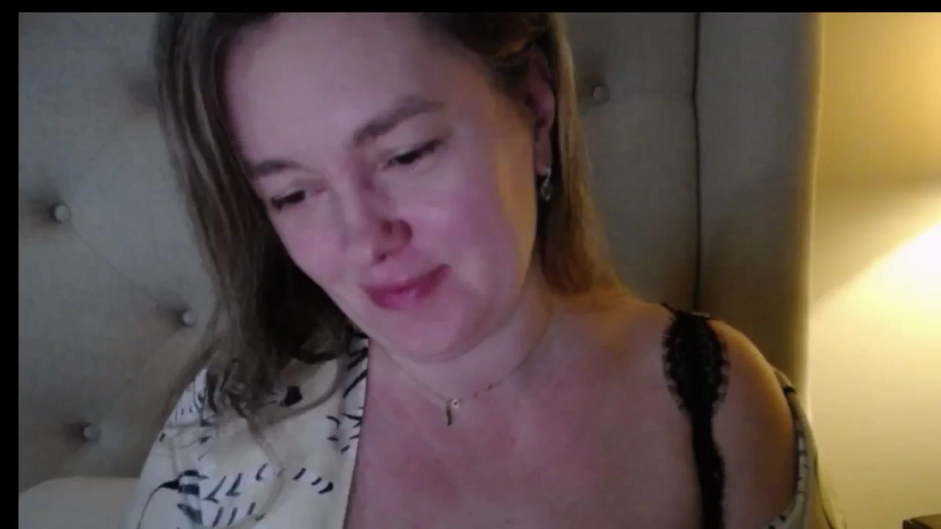 Gallery image thumbnail from J0llye's myfreecams stream on, 01/17/2026, 20:44 image 12 of 20