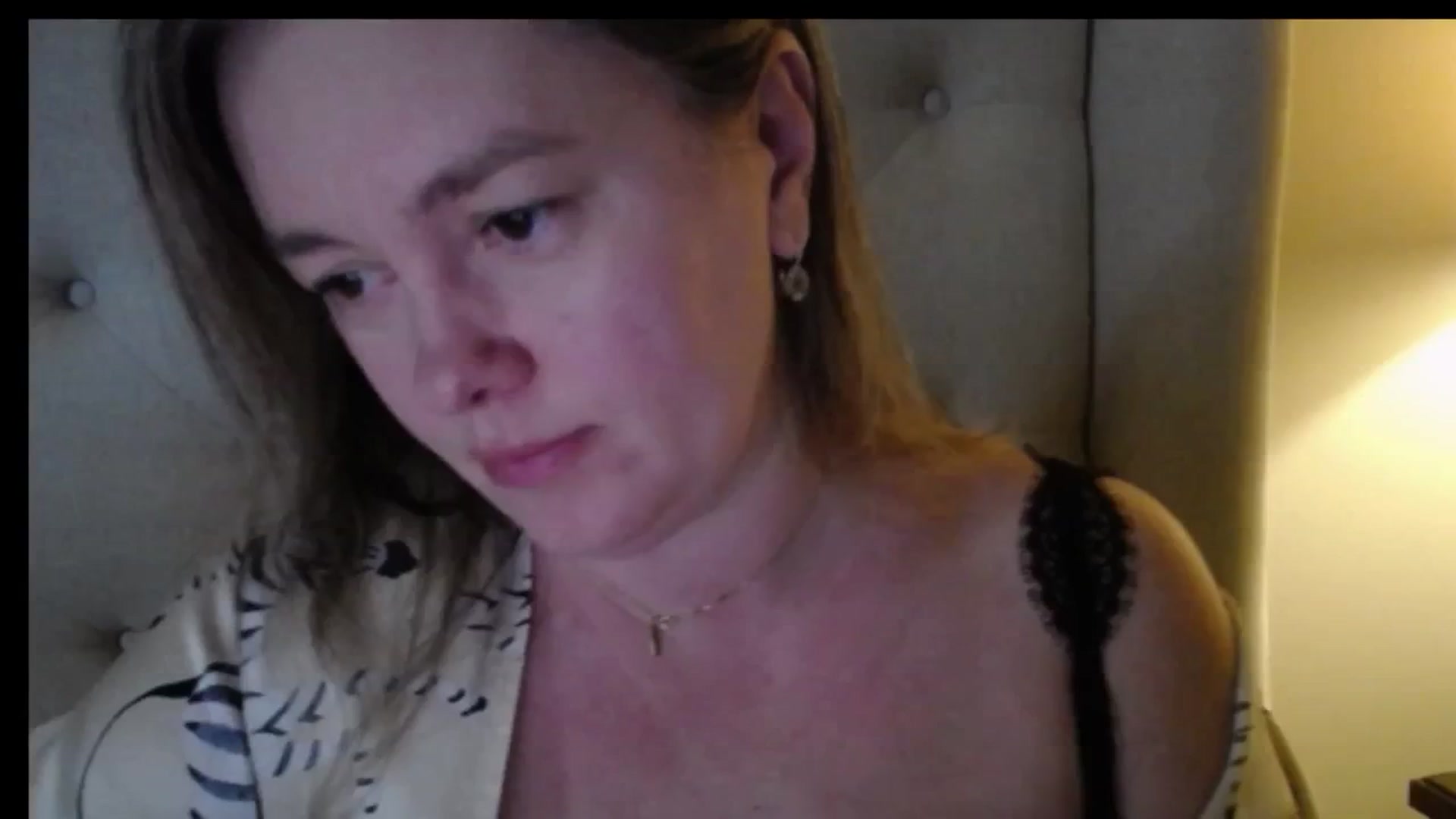 Gallery image thumbnail from J0llye's myfreecams stream on, 01/17/2026, 20:44 image 18 of 20