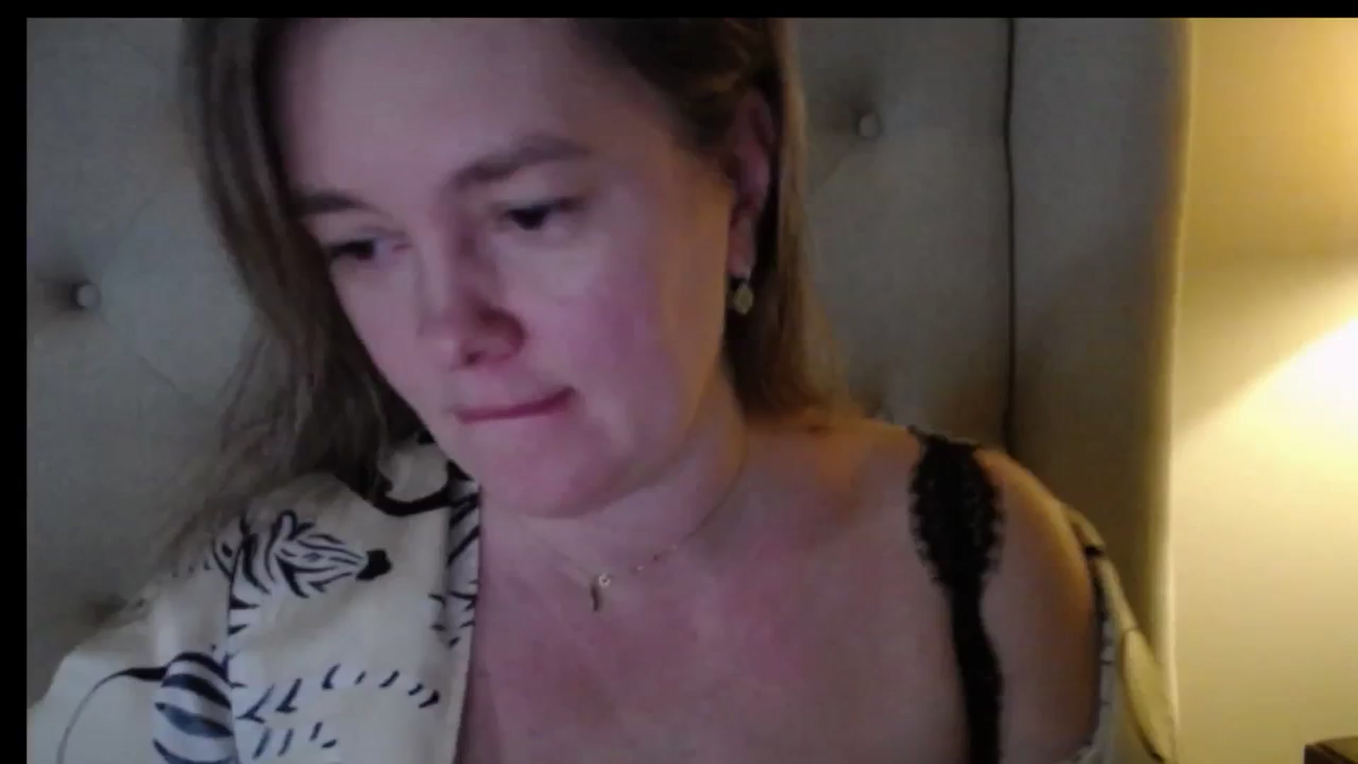 Gallery image thumbnail from J0llye's myfreecams stream on, 01/17/2026, 20:44 image 10 of 20