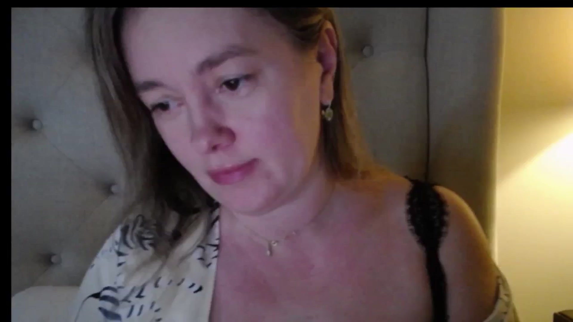 Gallery image thumbnail from J0llye's myfreecams stream on, 01/17/2026, 20:44 image 14 of 20
