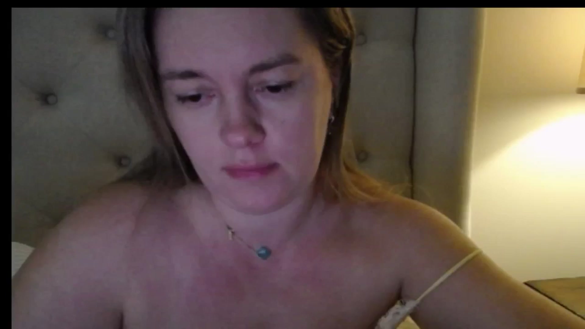 Gallery image thumbnail from J0llye's myfreecams stream on, 01/20/2026, 17:00 image 19 of 20