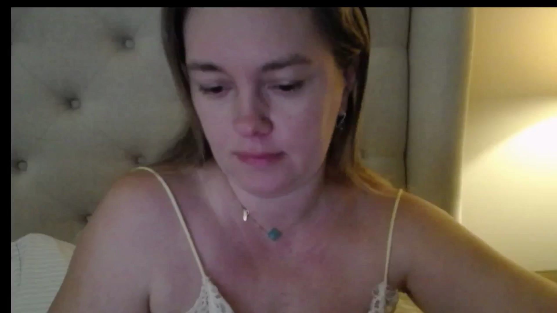 Gallery image thumbnail from J0llye's myfreecams stream on, 01/20/2026, 17:00 image 16 of 20