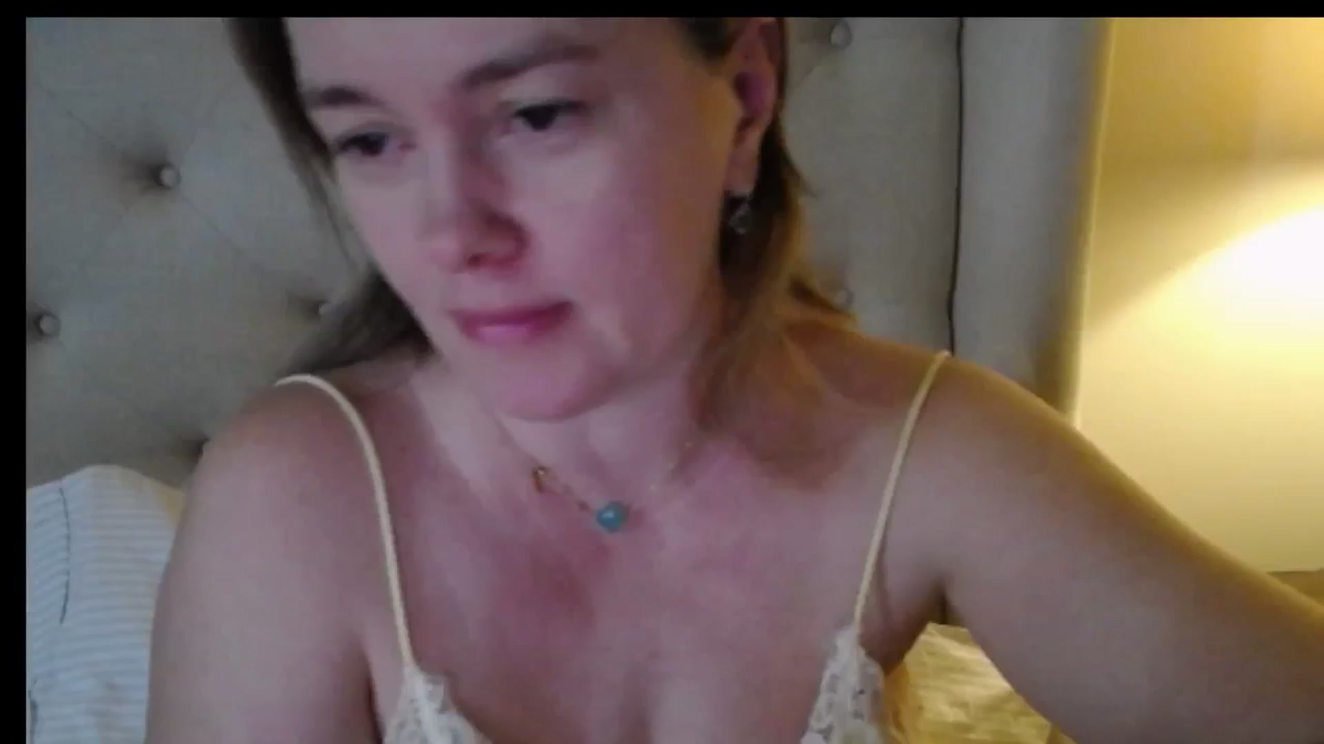Gallery image thumbnail from J0llye's myfreecams stream on, 01/20/2026, 17:00 image 5 of 20