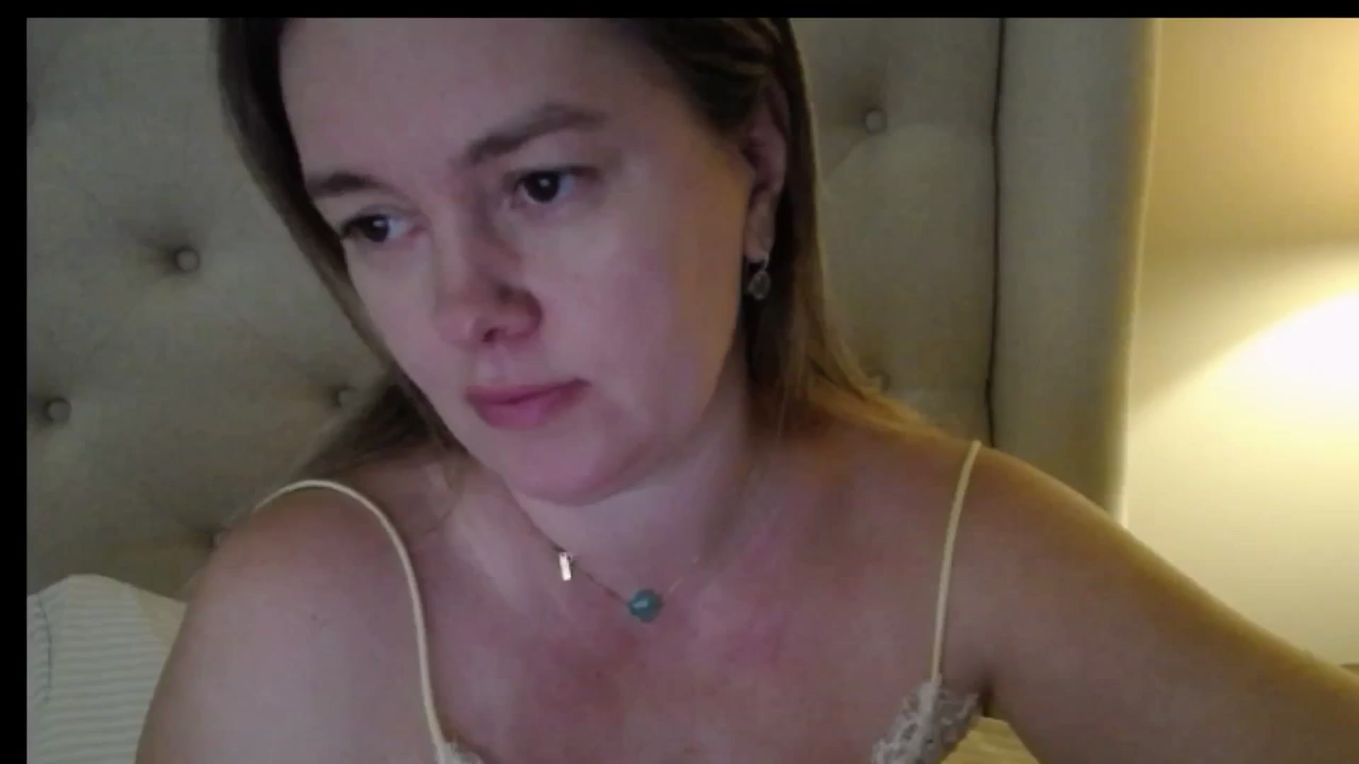 Gallery image thumbnail from J0llye's myfreecams stream on, 01/20/2026, 17:00 image 14 of 20
