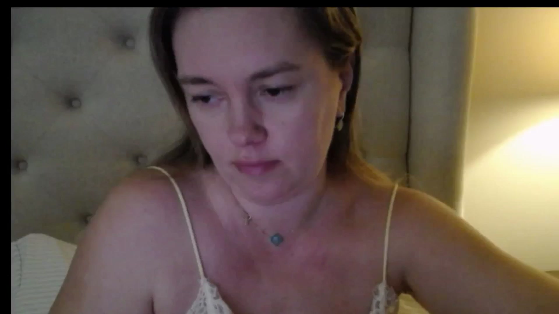 Gallery image thumbnail from J0llye's myfreecams stream on, 01/20/2026, 17:00 image 15 of 20