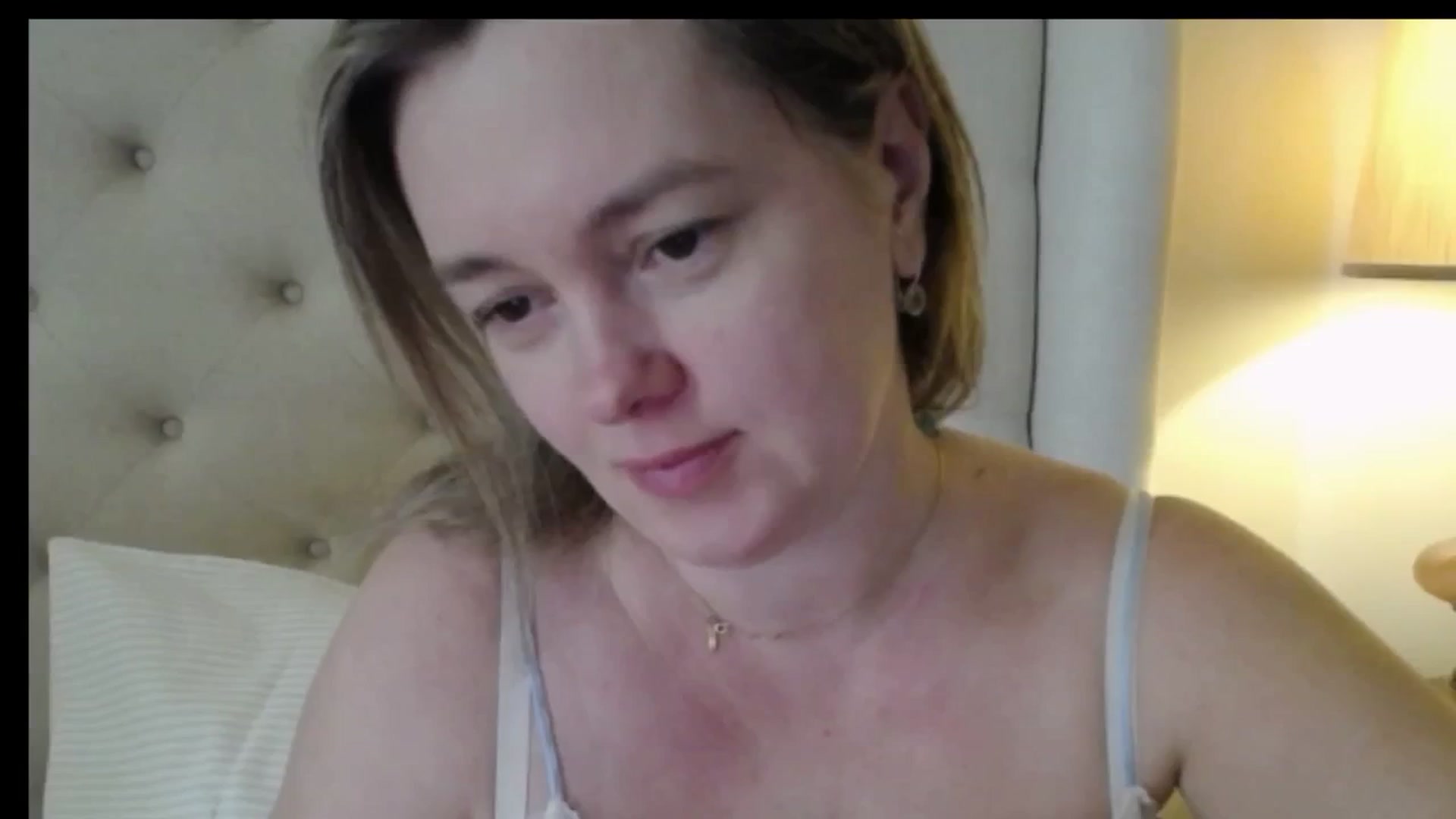 Gallery image thumbnail from J0llye's myfreecams stream on, 01/30/2026, 17:10 image 9 of 20