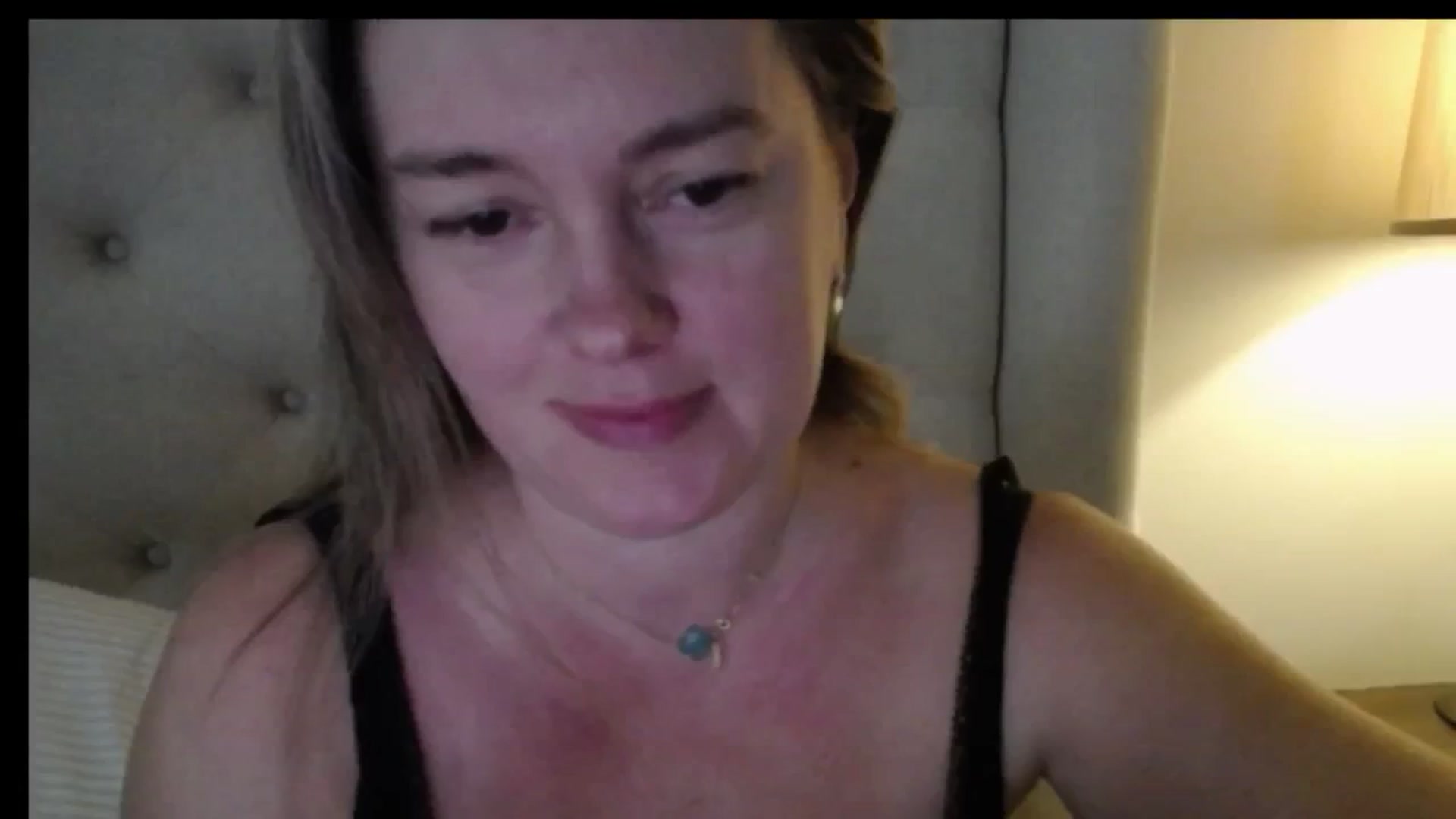Gallery image thumbnail from J0llye's myfreecams stream on, 02/03/2026, 17:03 image 12 of 20