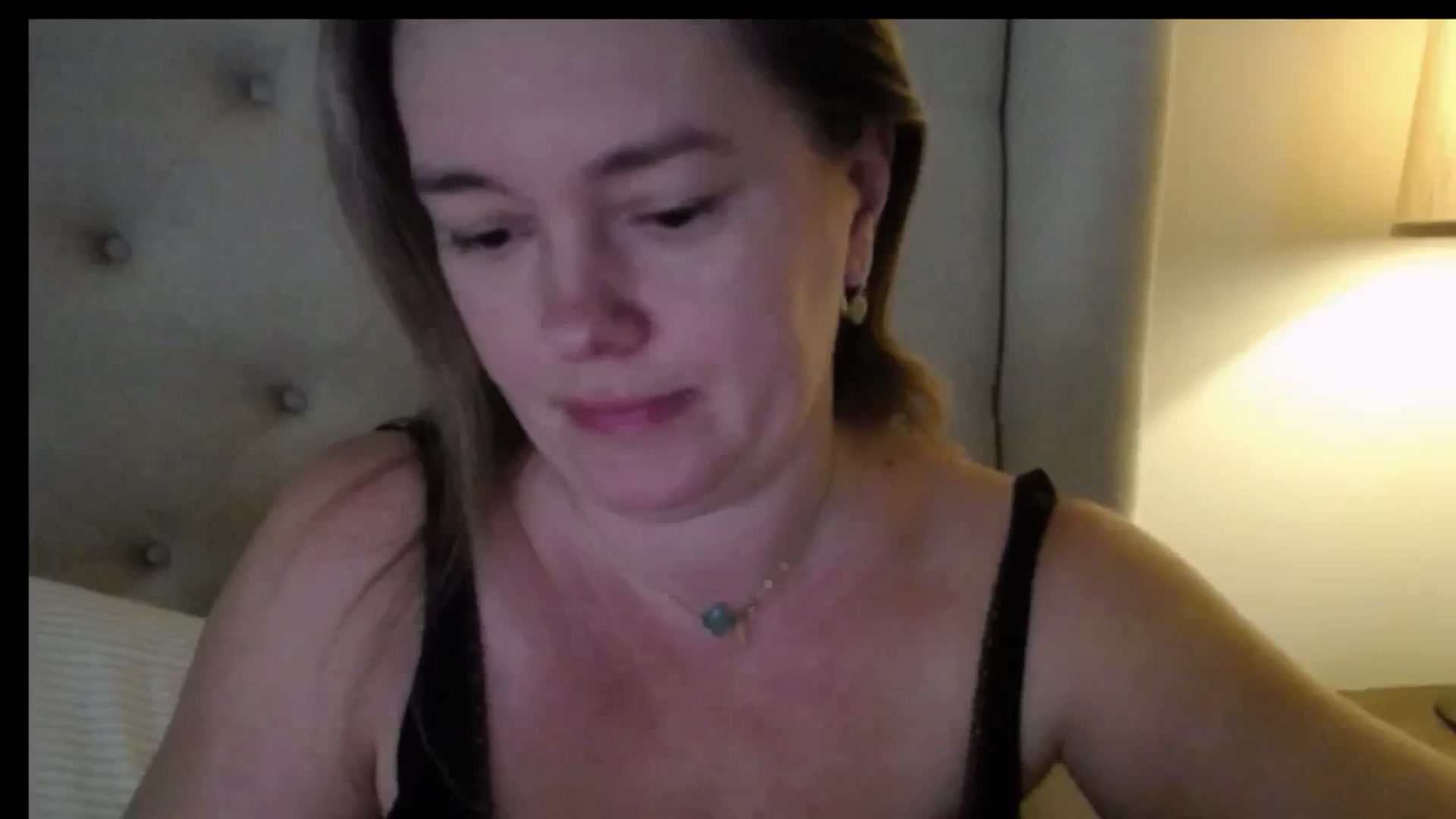 Gallery image thumbnail from J0llye's myfreecams stream on, 02/03/2026, 17:03 image 15 of 20