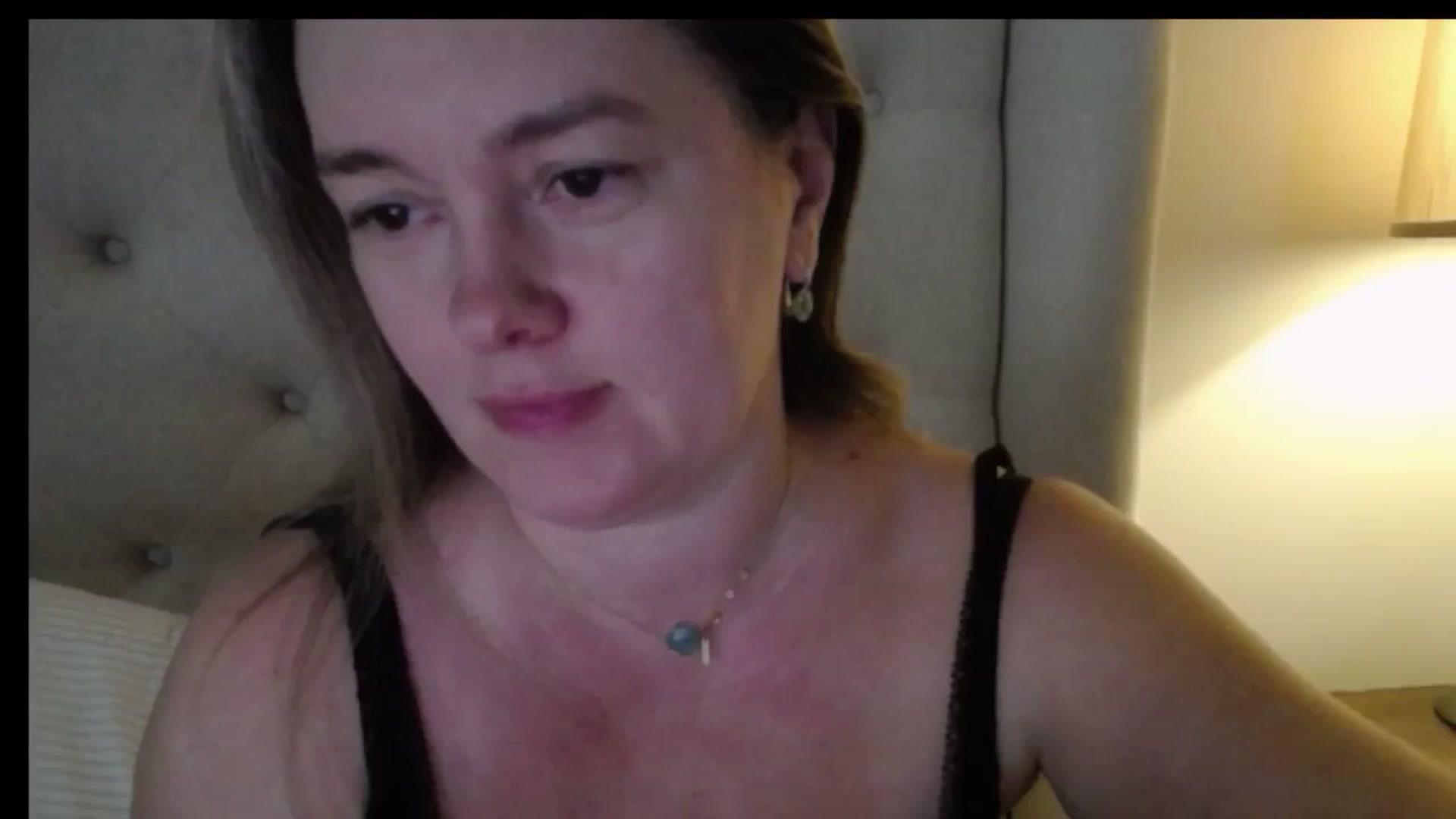 Gallery image thumbnail from J0llye's myfreecams stream on, 02/03/2026, 17:03 image 11 of 20