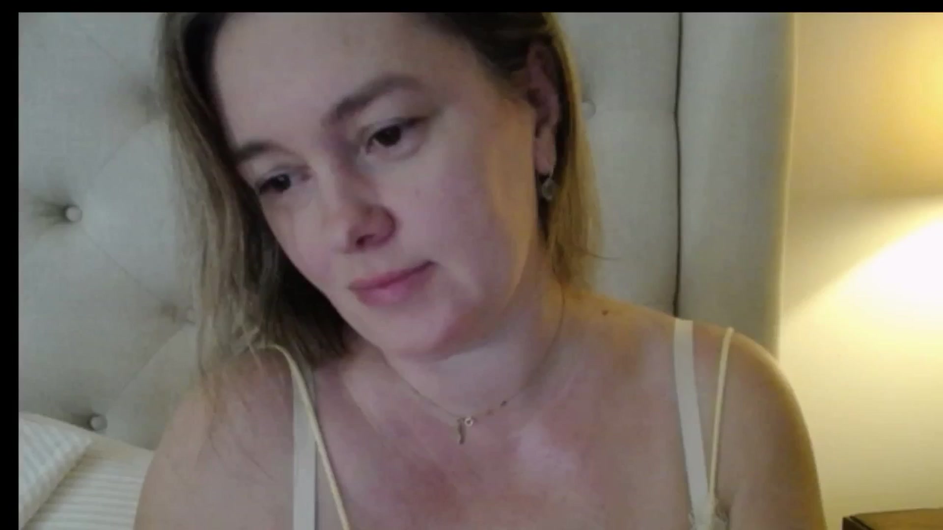 Gallery image thumbnail from J0llye's myfreecams stream on, 02/04/2026, 17:05 image 9 of 20