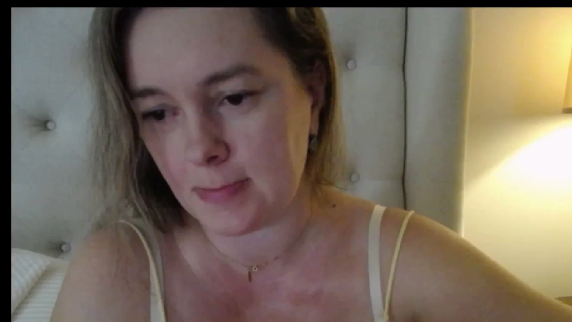 Gallery image thumbnail from J0llye's myfreecams stream on, 02/04/2026, 17:05 image 15 of 20