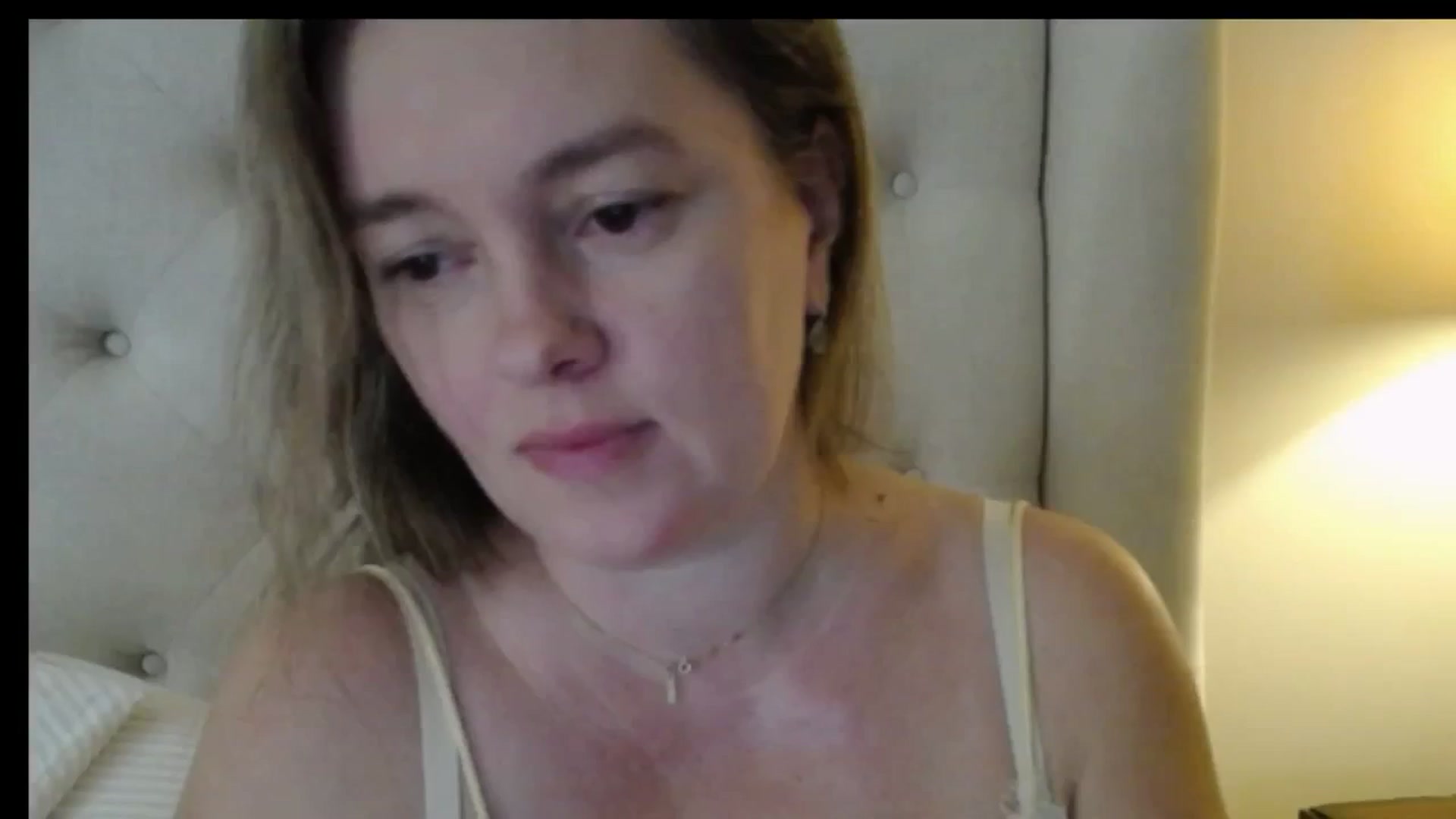 Gallery image thumbnail from J0llye's myfreecams stream on, 02/04/2026, 17:05 image 8 of 20