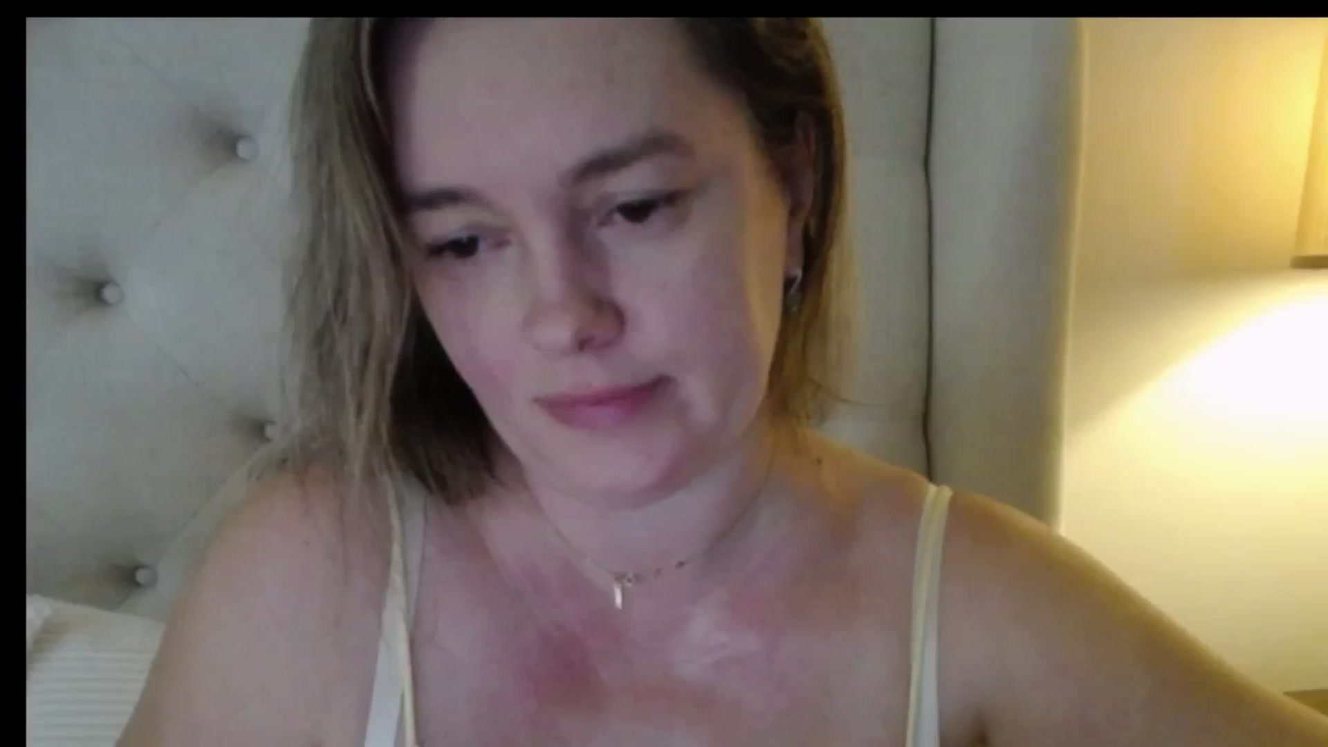 Gallery image thumbnail from J0llye's myfreecams stream on, 02/04/2026, 17:05 image 19 of 20