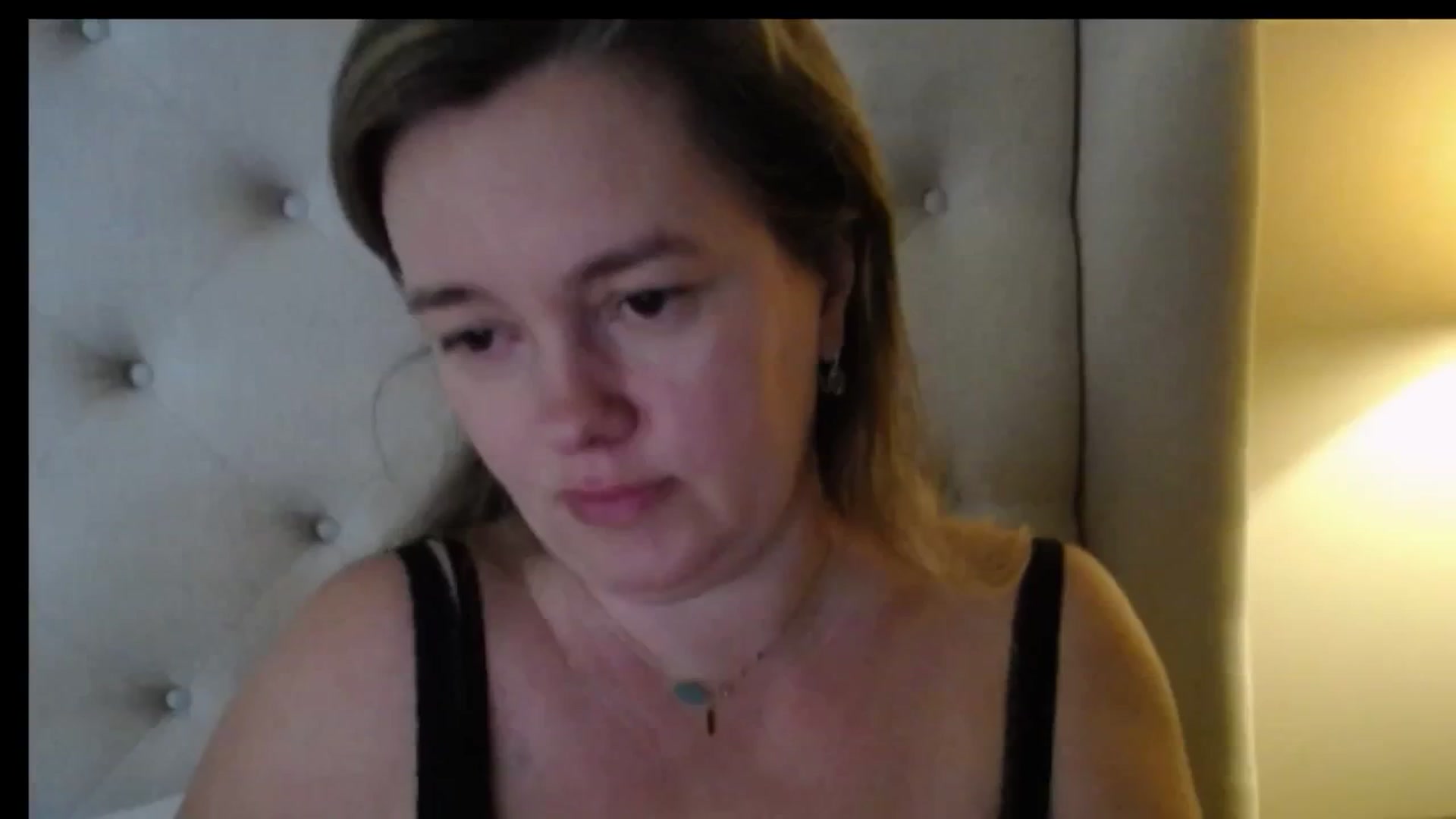 Gallery image thumbnail from J0llye's myfreecams stream on, 02/08/2026, 20:39 image 17 of 20