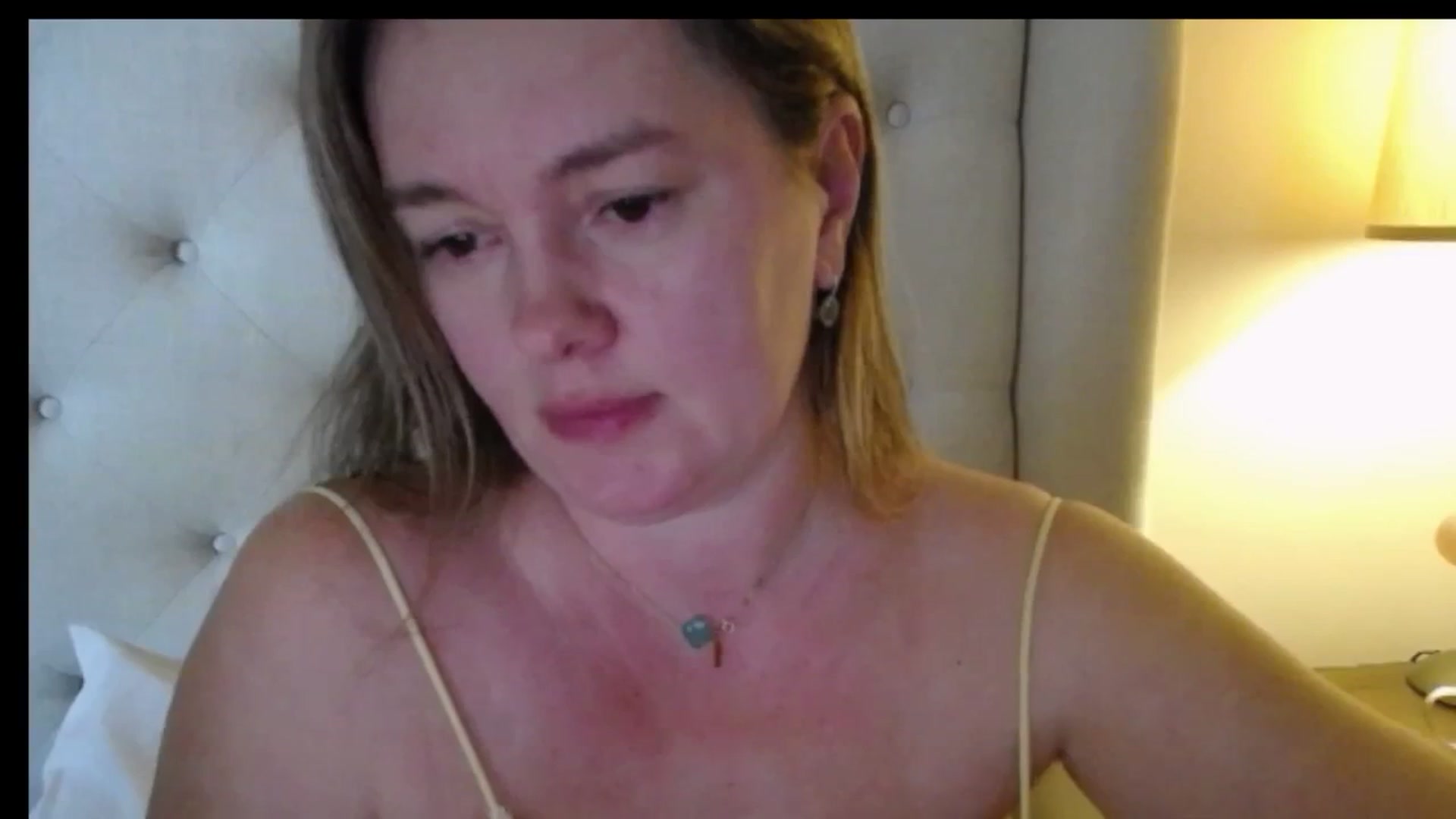 Gallery image thumbnail from J0llye's myfreecams stream on, 02/10/2026, 20:38 image 6 of 20