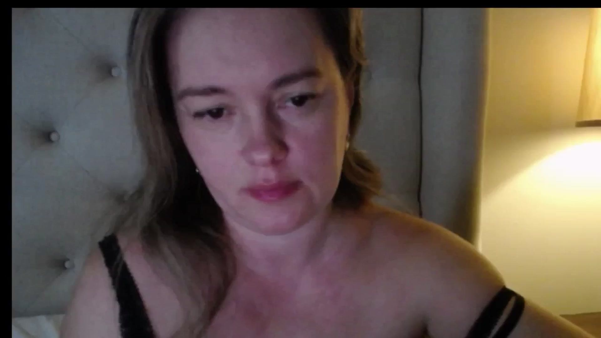 Gallery image thumbnail from J0llye's myfreecams stream on, 03/03/2026, 16:25 image 17 of 20