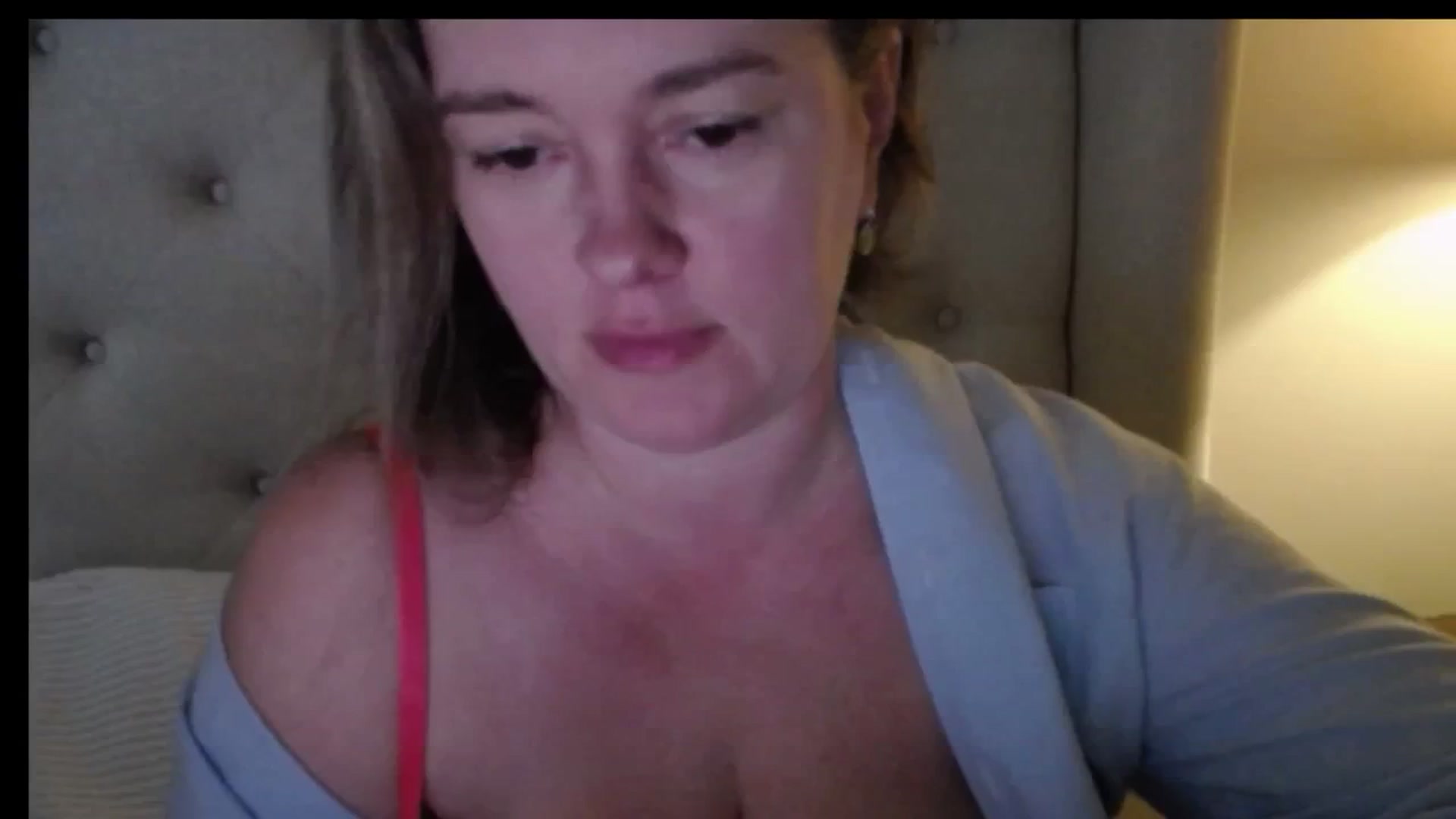 Gallery image thumbnail from J0llye's myfreecams stream on, 03/05/2026, 19:18 image 5 of 20