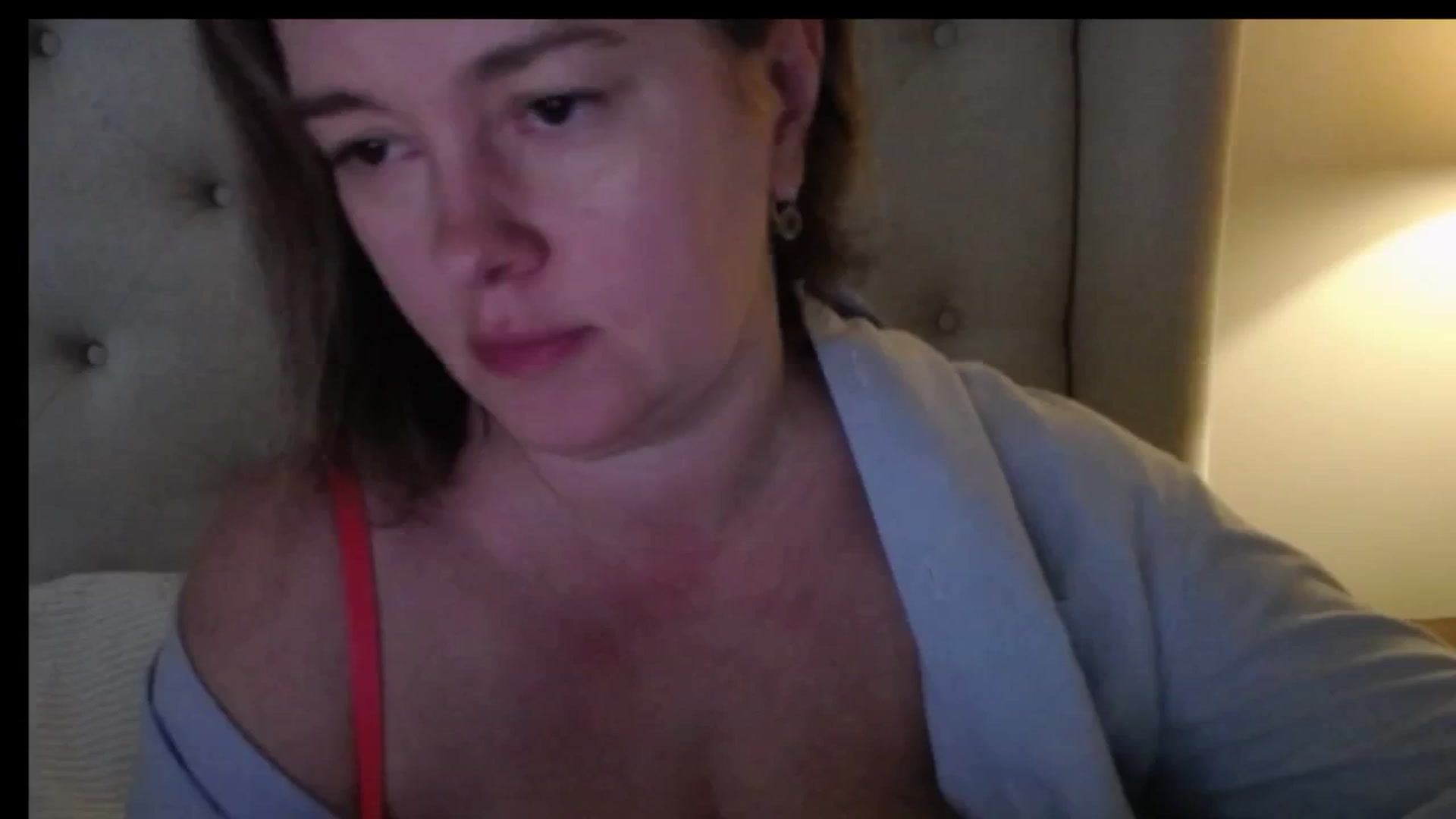 Gallery image thumbnail from J0llye's myfreecams stream on, 03/05/2026, 19:18 image 3 of 20