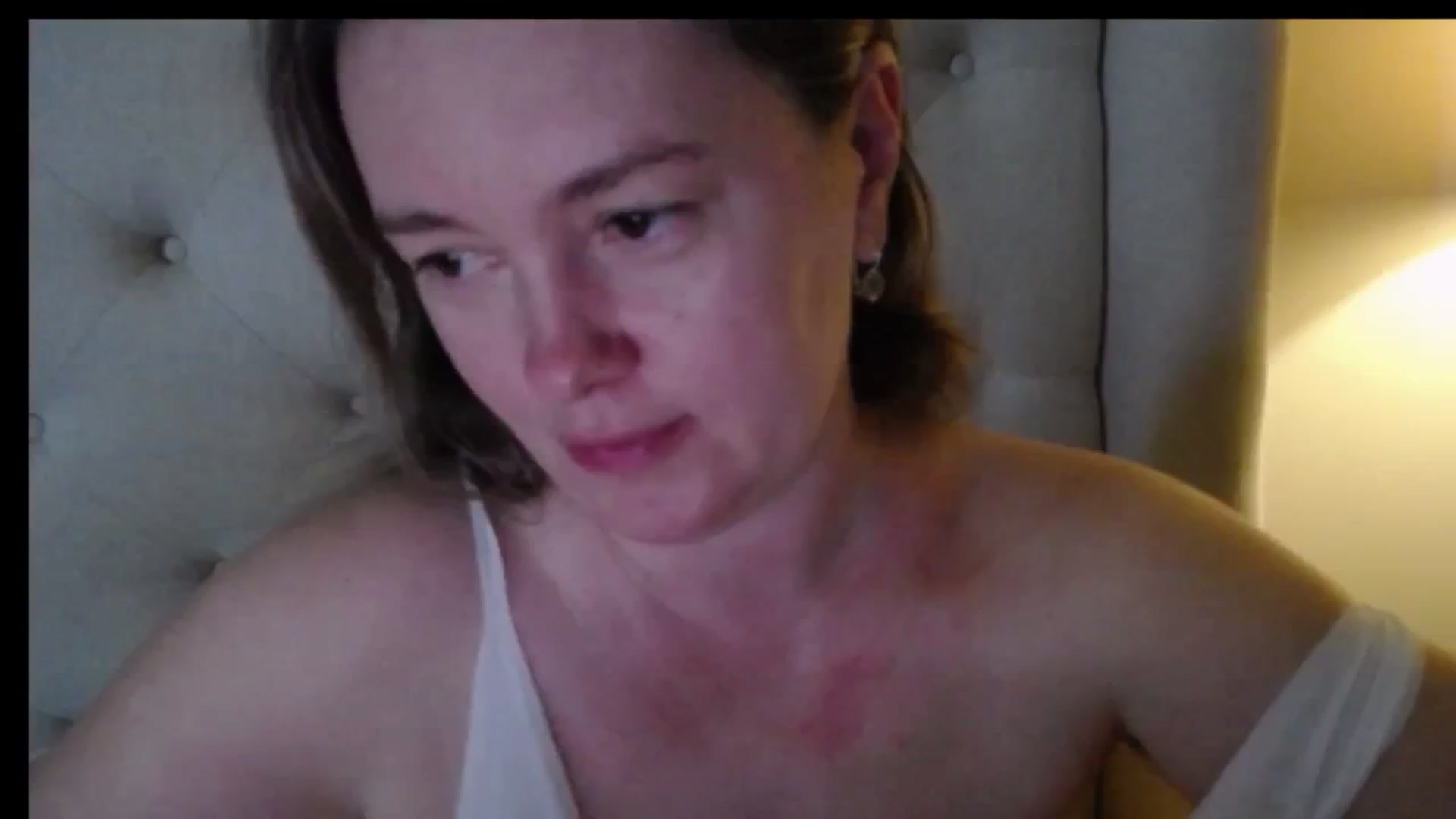 Gallery image thumbnail from J0llye's myfreecams stream on, 03/10/2026, 19:30 image 19 of 20