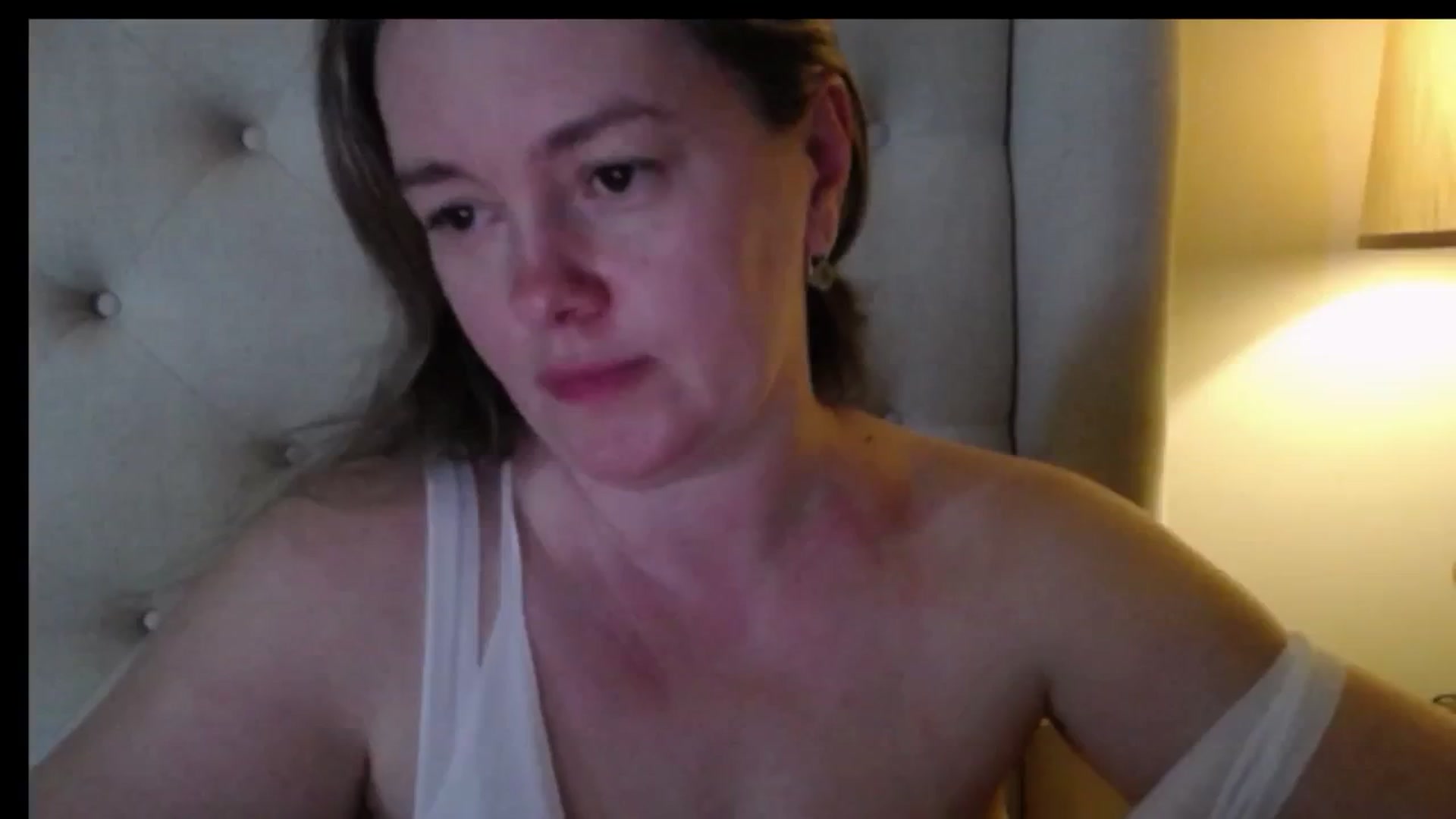 Gallery image thumbnail from J0llye's myfreecams stream on, 03/10/2026, 19:30 image 3 of 20