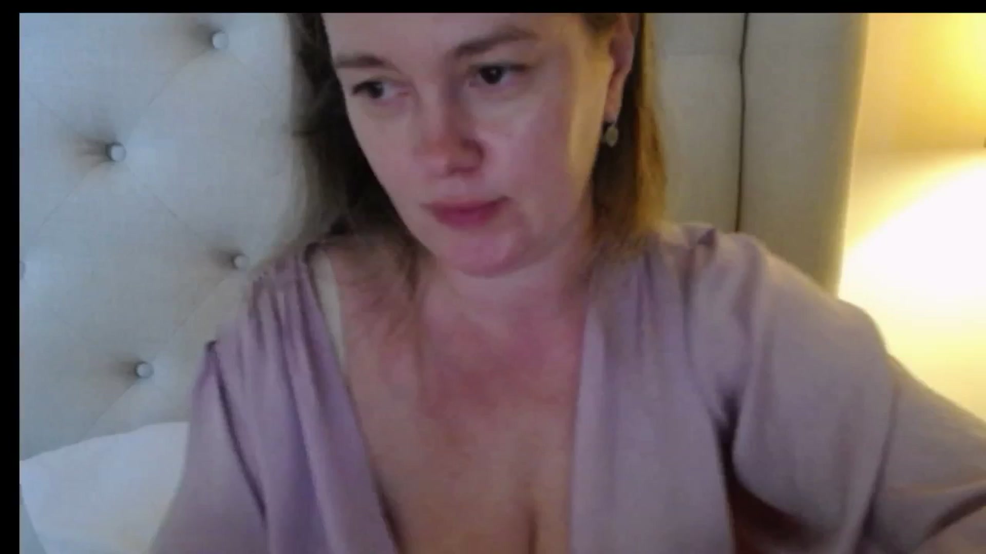Gallery image thumbnail from J0llye's myfreecams stream on, 03/12/2026, 19:29 image 7 of 20