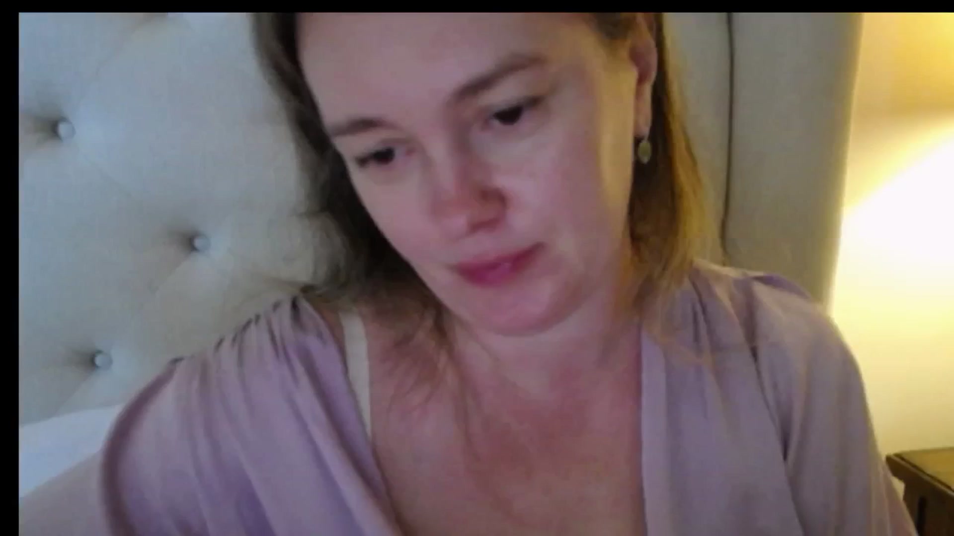 Gallery image thumbnail from J0llye's myfreecams stream on, 03/12/2026, 19:29 image 5 of 20