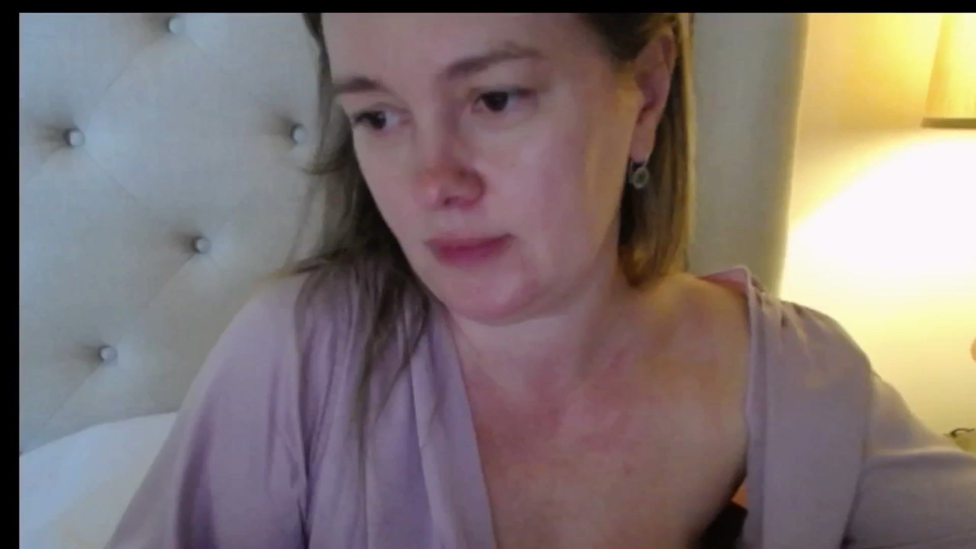 Gallery image thumbnail from J0llye's myfreecams stream on, 03/12/2026, 19:29 image 16 of 20