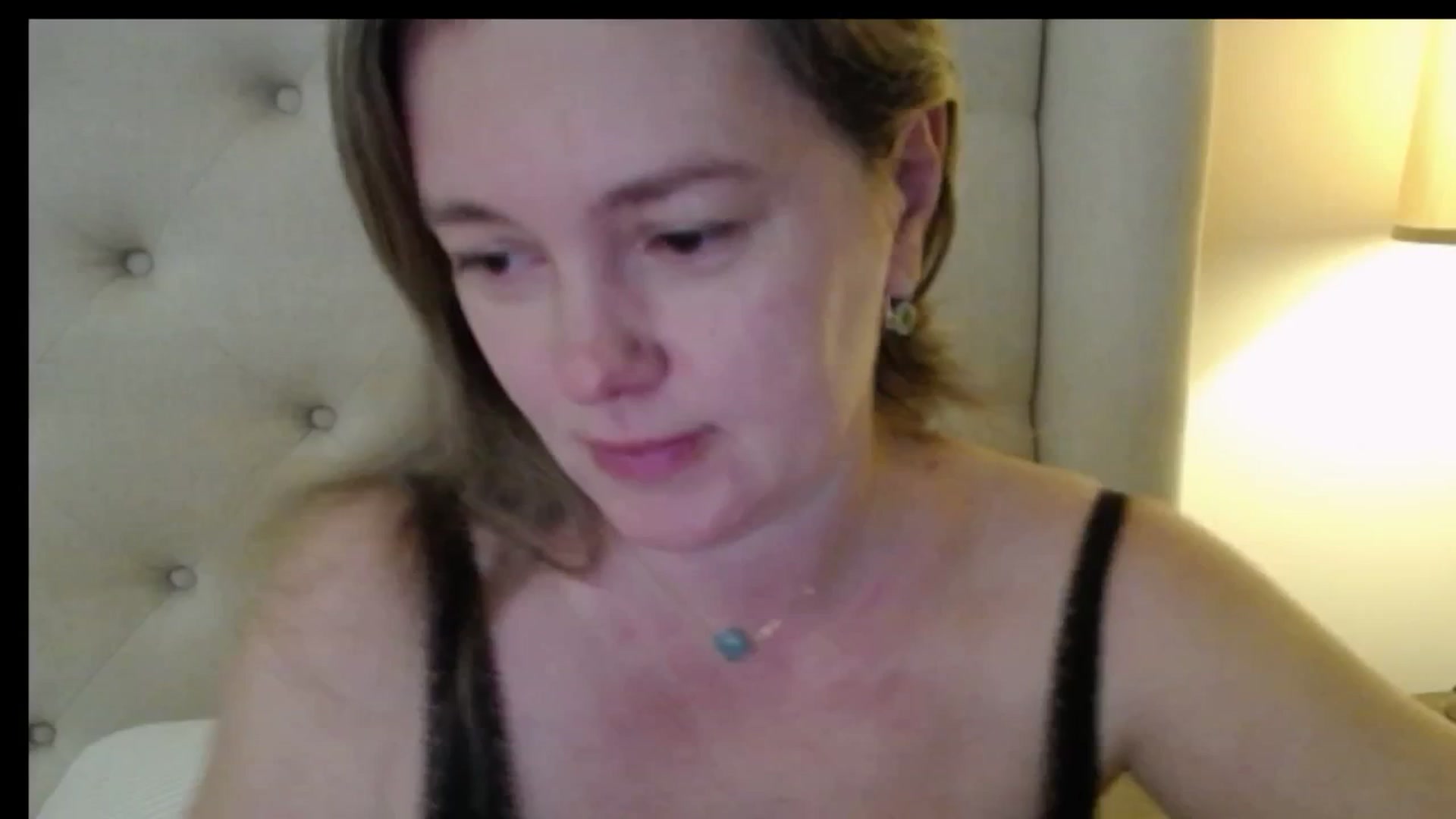 Gallery image thumbnail from J0llye's myfreecams stream on, 03/17/2026, 16:40 image 12 of 20