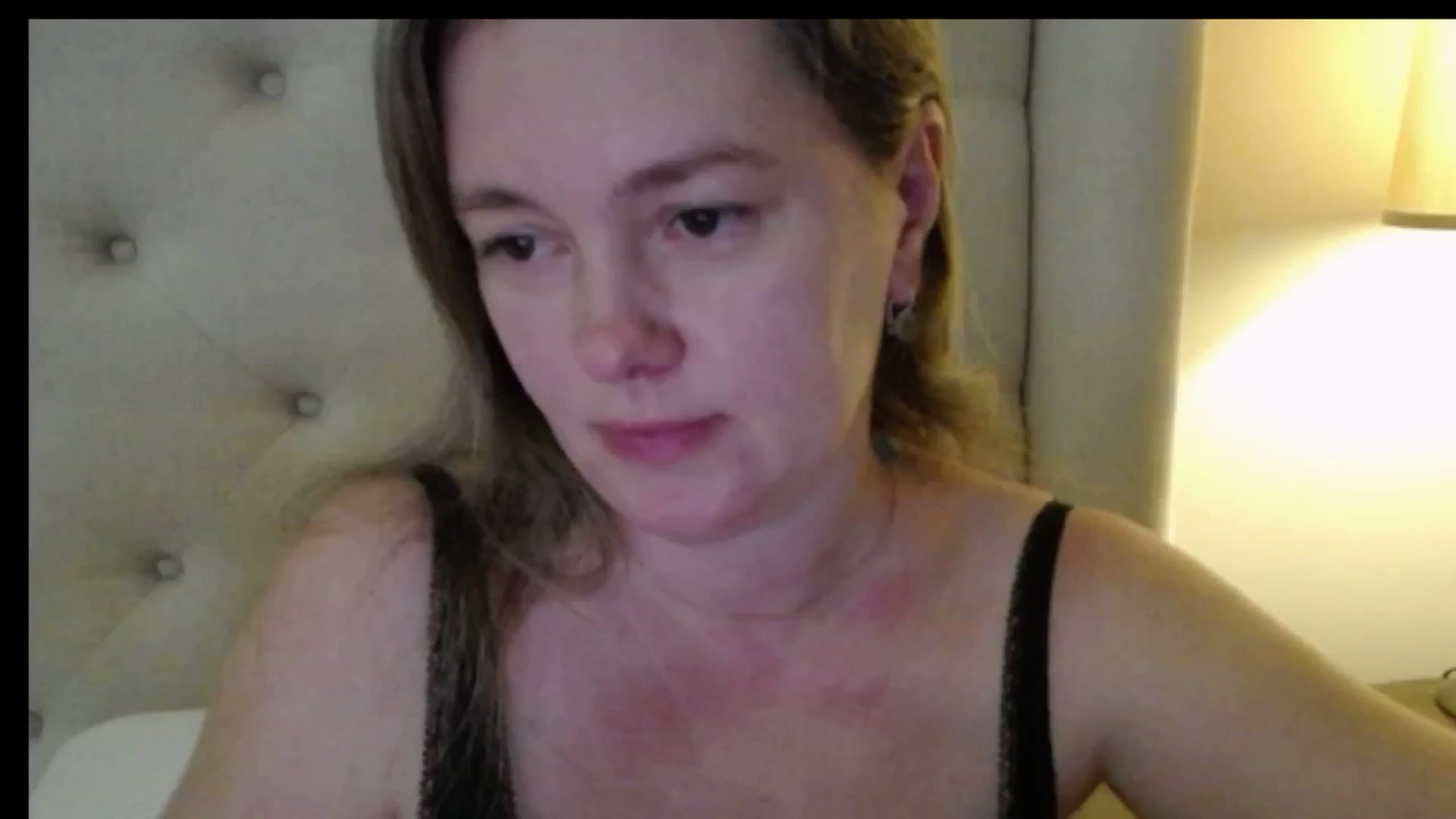 Gallery image thumbnail from J0llye's myfreecams stream on, 03/17/2026, 16:40 image 19 of 20