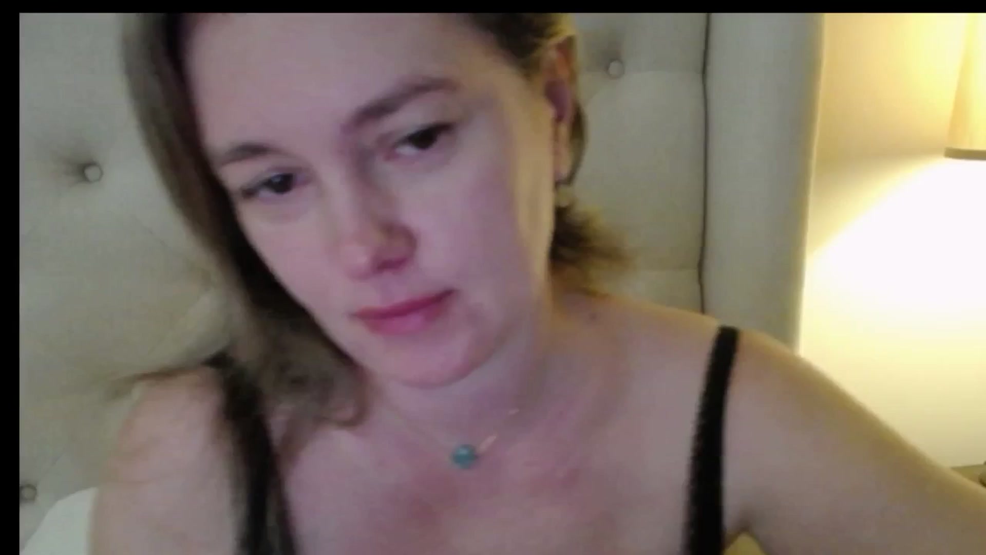 Gallery image thumbnail from J0llye's myfreecams stream on, 03/17/2026, 16:40 image 13 of 20