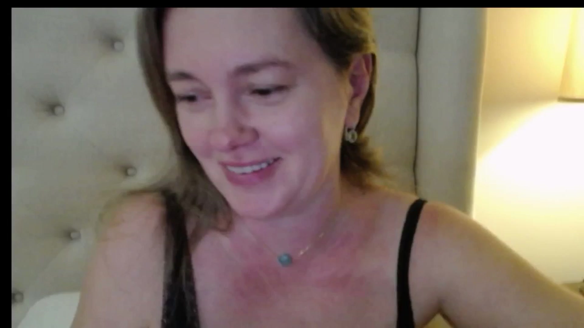 Gallery image thumbnail from J0llye's myfreecams stream on, 03/17/2026, 16:40 image 14 of 20
