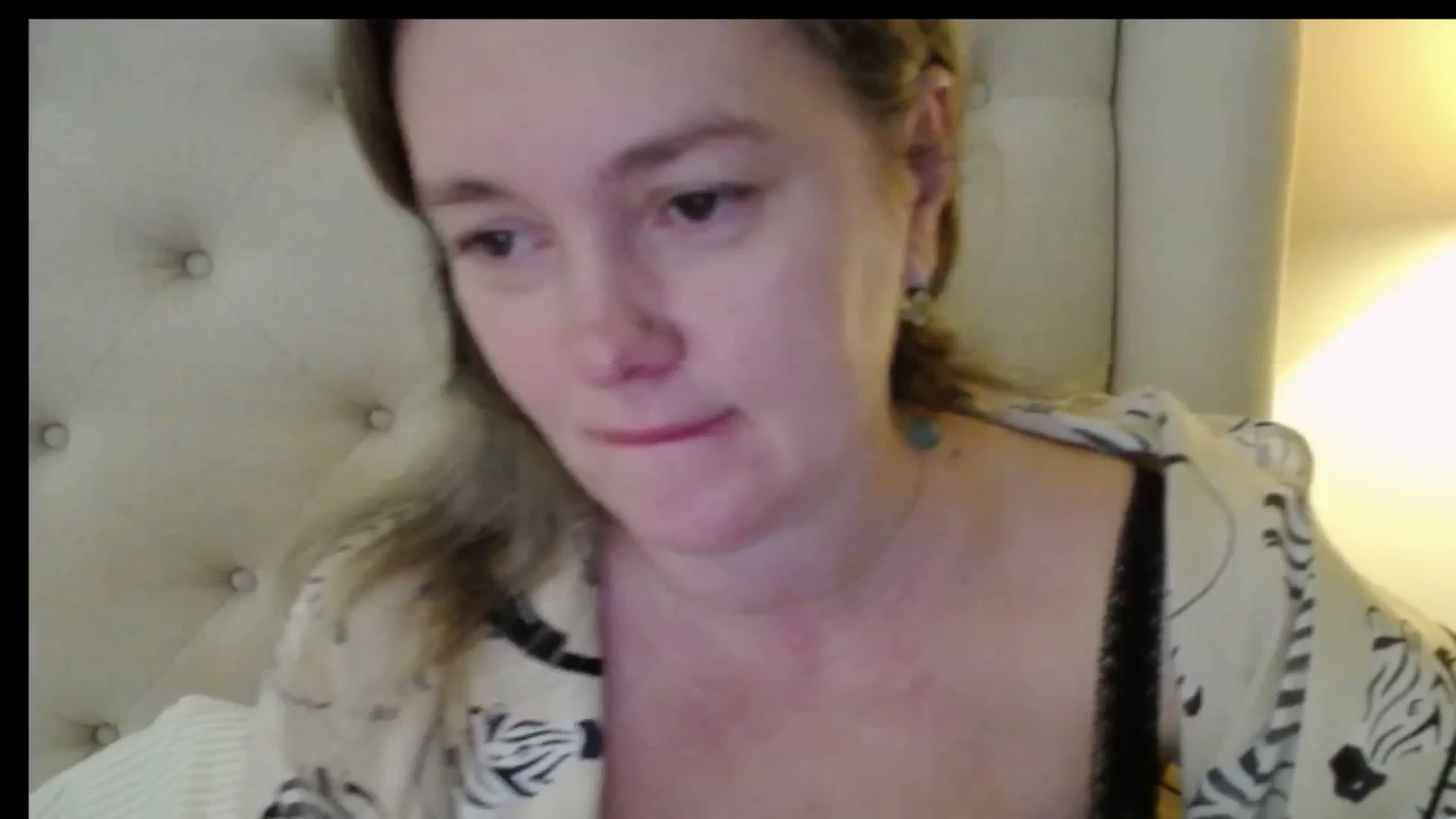 Gallery image thumbnail from J0llye's myfreecams stream on, 03/17/2026, 16:40 image 3 of 20