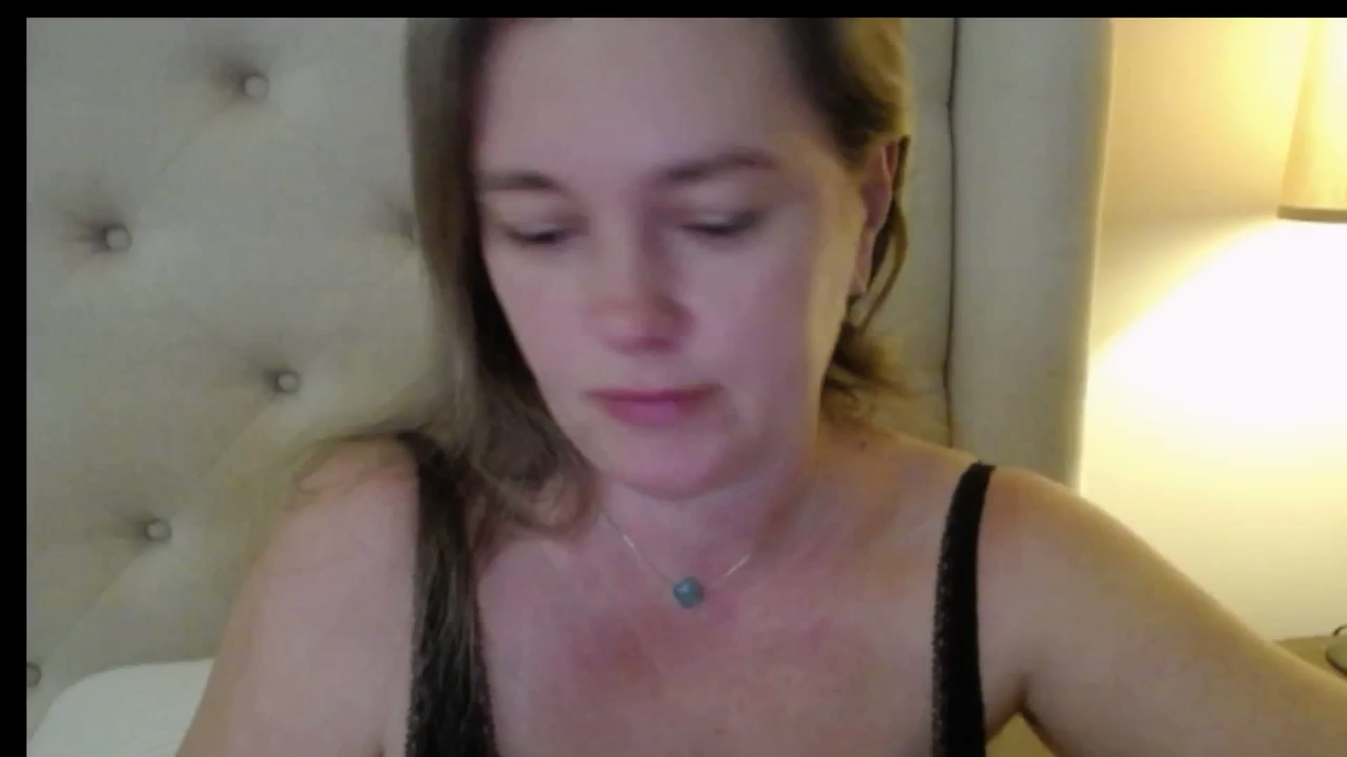 Gallery image thumbnail from J0llye's myfreecams stream on, 03/17/2026, 16:40 image 16 of 20