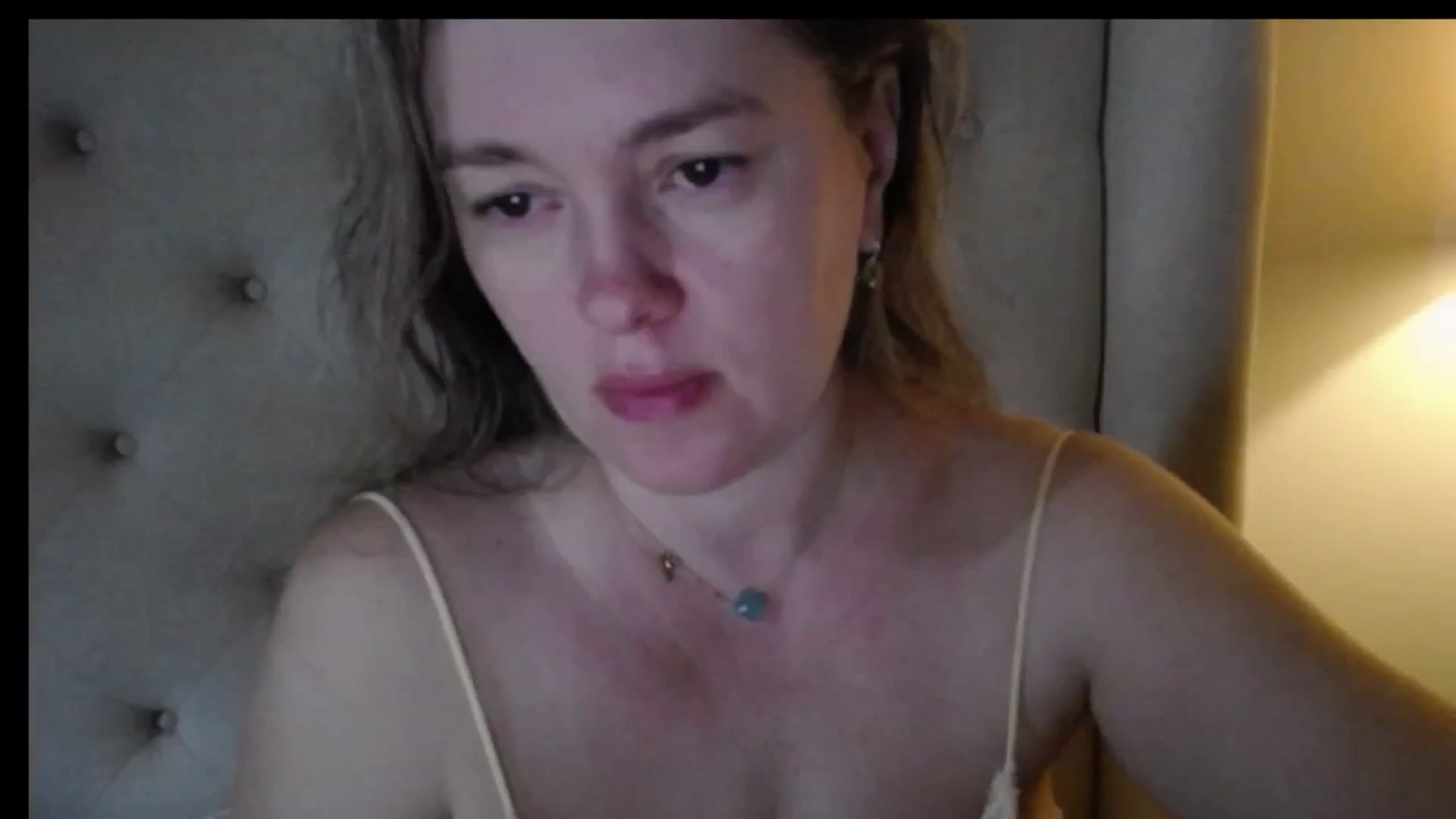 Gallery image thumbnail from J0llye's myfreecams stream on, 03/20/2026, 15:03 image 1 of 20