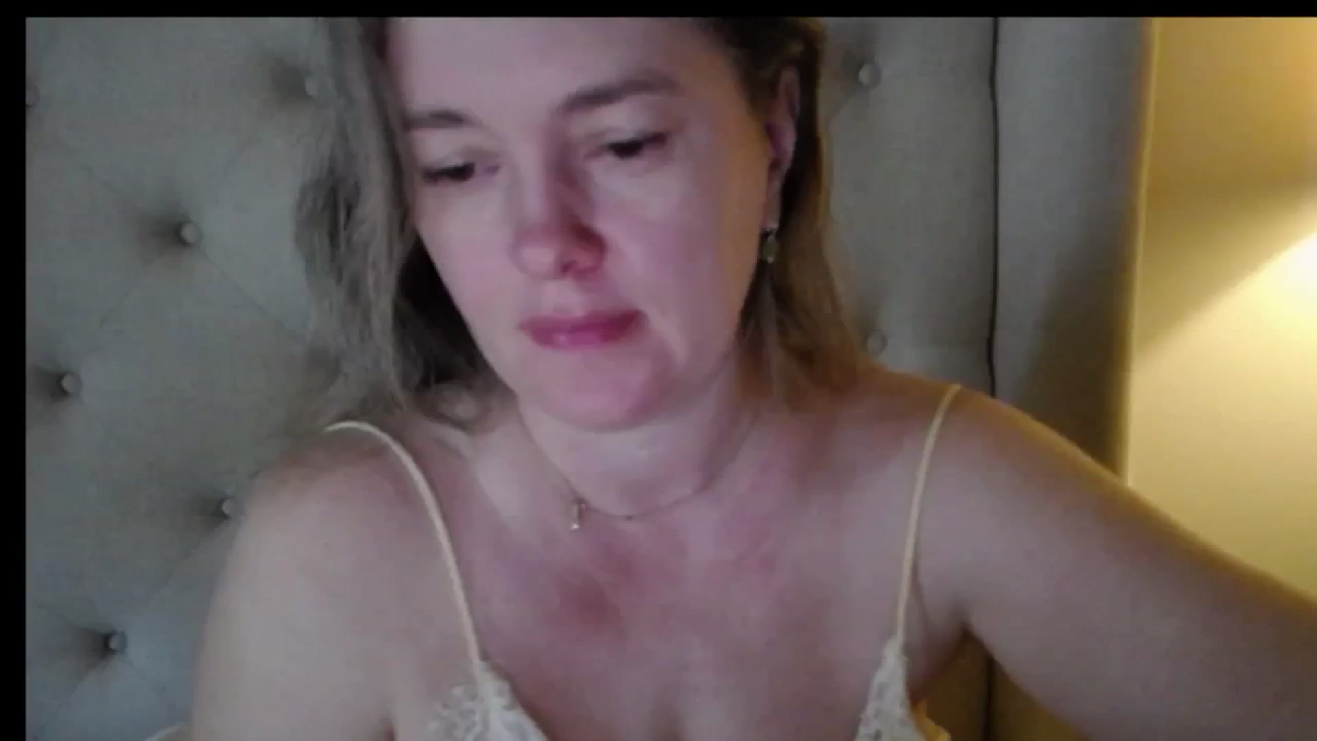 Gallery image thumbnail from J0llye's myfreecams stream on, 03/20/2026, 15:03 image 15 of 20