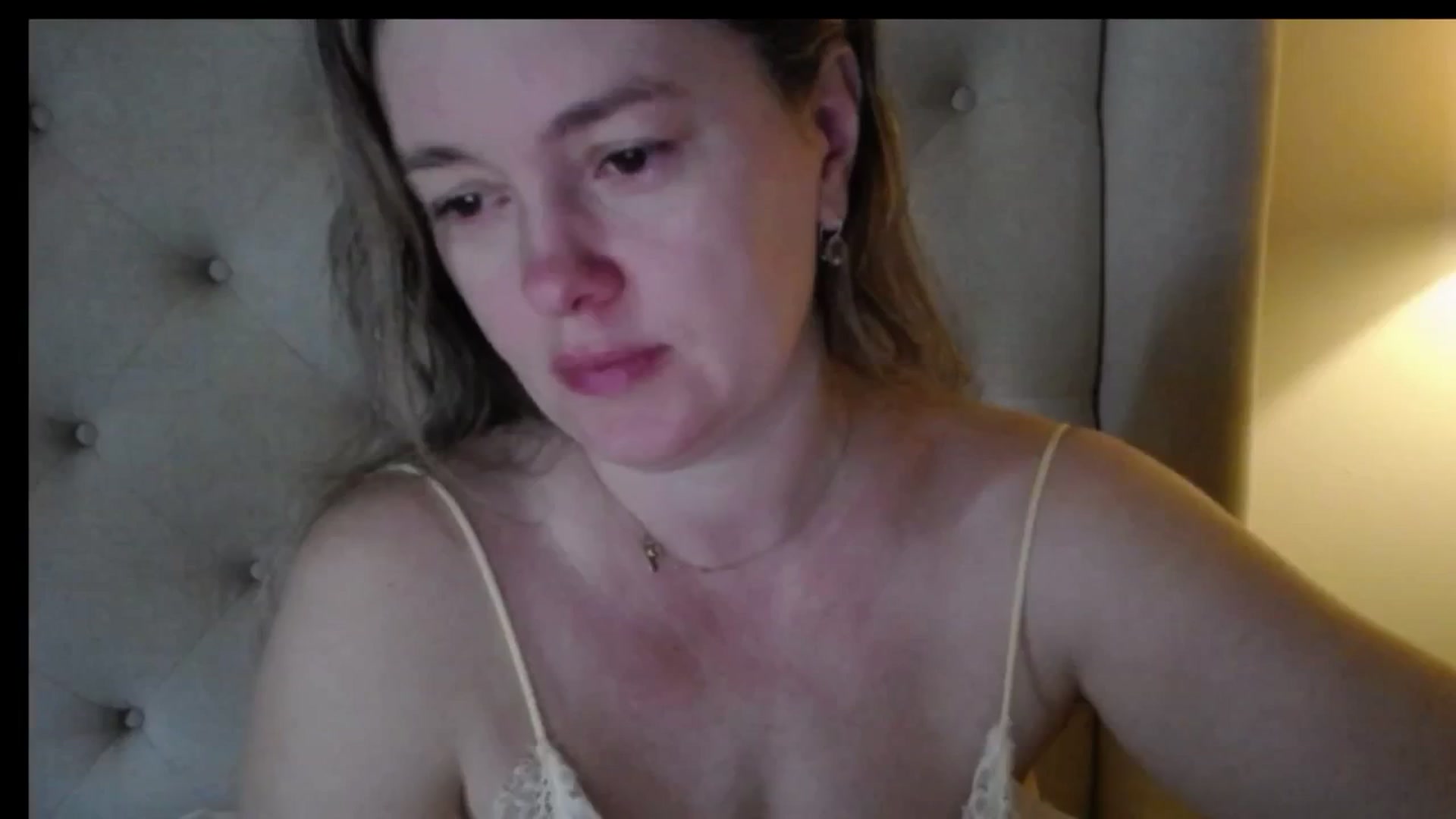 Gallery image thumbnail from J0llye's myfreecams stream on, 03/20/2026, 15:03 image 4 of 20