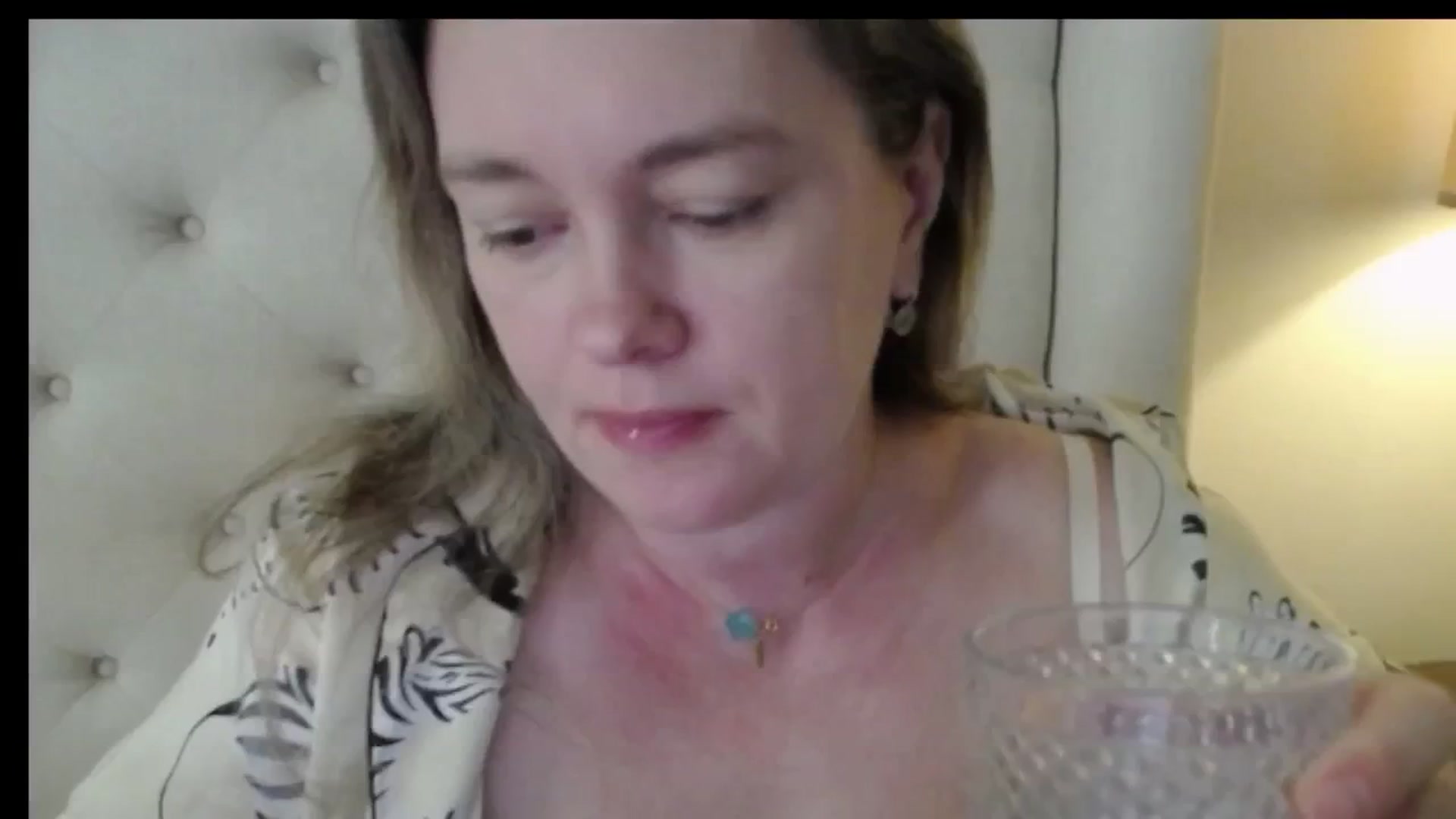 Gallery image thumbnail from J0llye's myfreecams stream on, 03/31/2026, 16:01 image 8 of 20