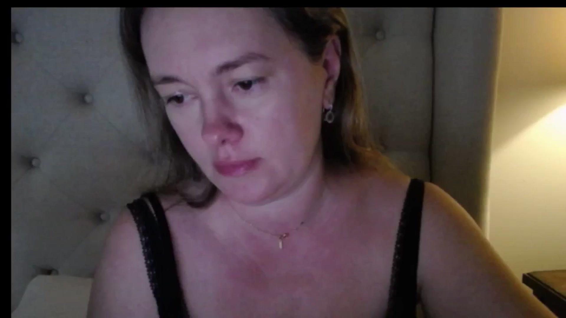 Gallery image thumbnail from J0llye's myfreecams stream on, 04/02/2026, 17:55 image 5 of 20