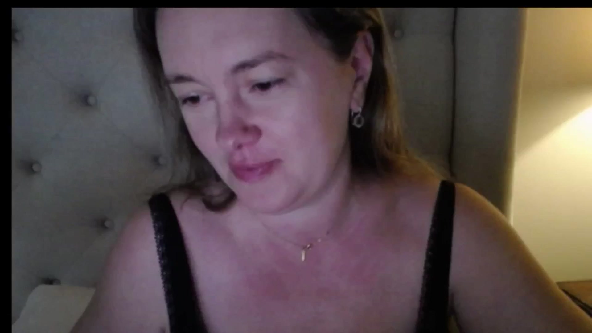 Gallery image thumbnail from J0llye's myfreecams stream on, 04/02/2026, 17:55 image 2 of 20