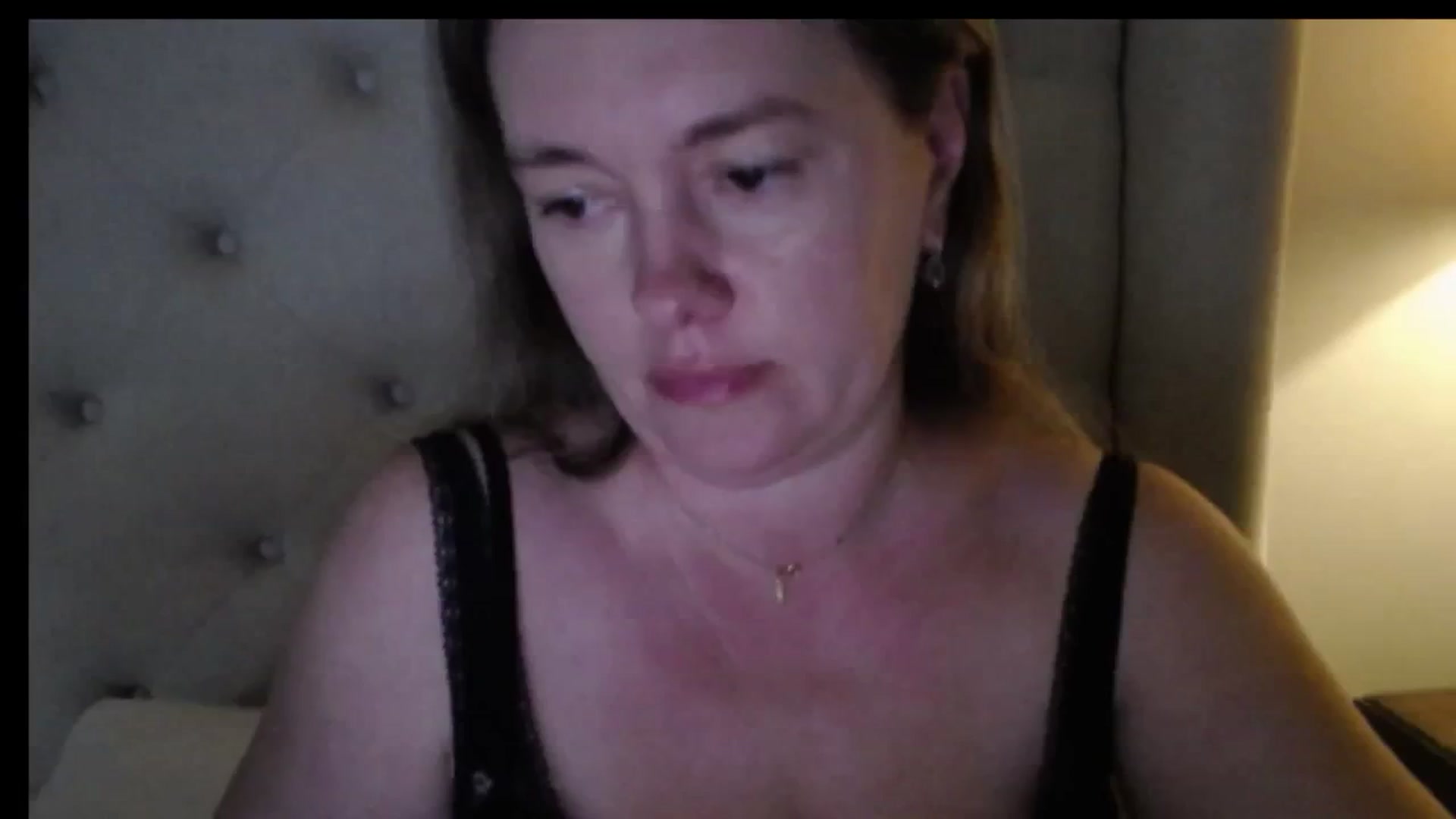 Gallery image thumbnail from J0llye's myfreecams stream on, 04/02/2026, 17:55 image 8 of 20