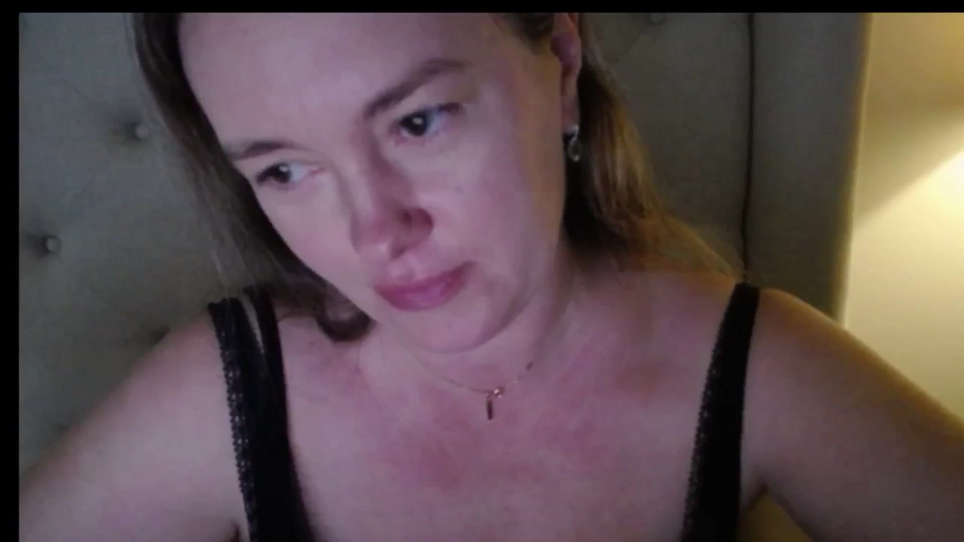 Gallery image thumbnail from J0llye's myfreecams stream on, 04/02/2026, 17:55 image 19 of 20