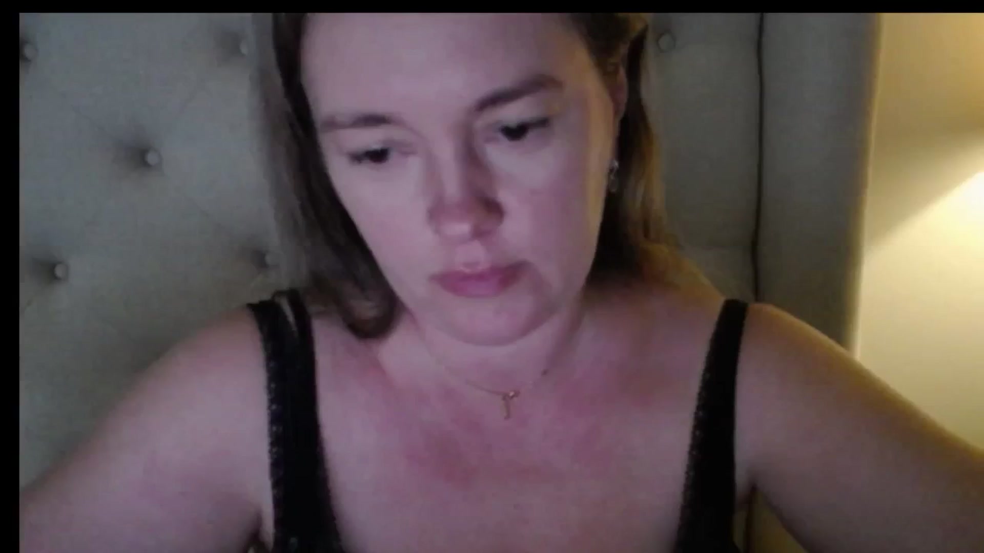 Gallery image thumbnail from J0llye's myfreecams stream on, 04/02/2026, 17:55 image 17 of 20
