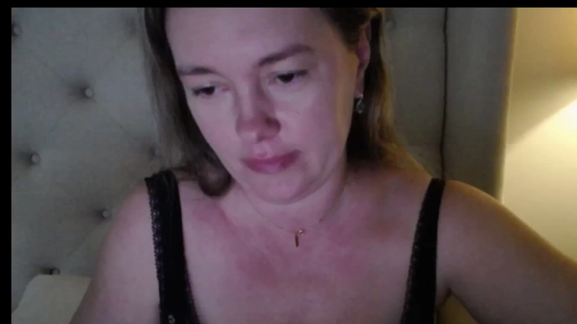 Gallery image thumbnail from J0llye's myfreecams stream on, 04/02/2026, 17:55 image 13 of 20