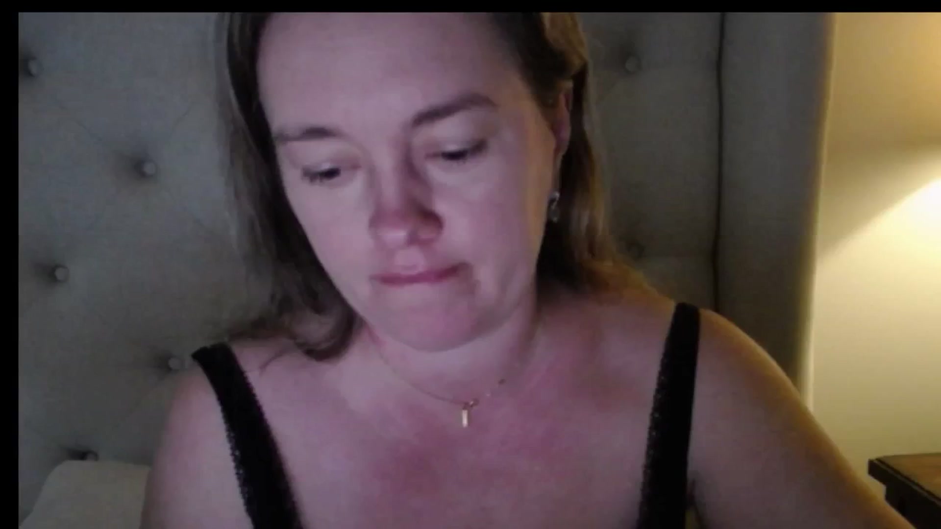 Gallery image thumbnail from J0llye's myfreecams stream on, 04/02/2026, 17:55 image 6 of 20