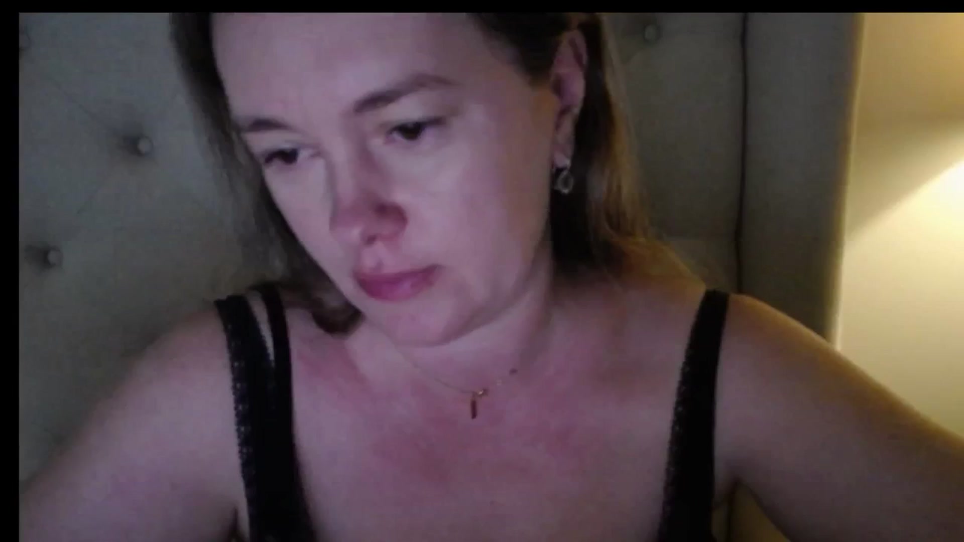 Gallery image thumbnail from J0llye's myfreecams stream on, 04/02/2026, 17:55 image 10 of 20