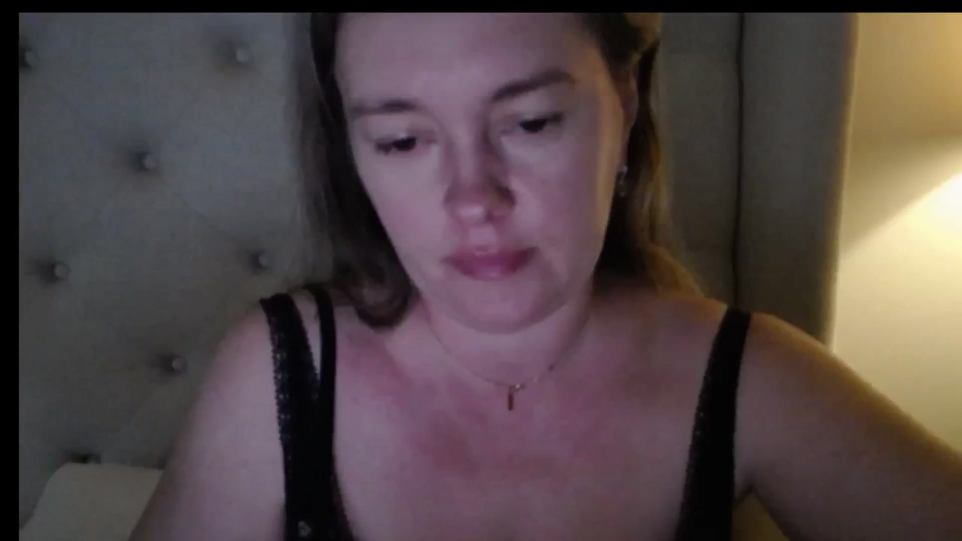 Gallery image thumbnail from J0llye's myfreecams stream on, 04/02/2026, 17:55 image 9 of 20