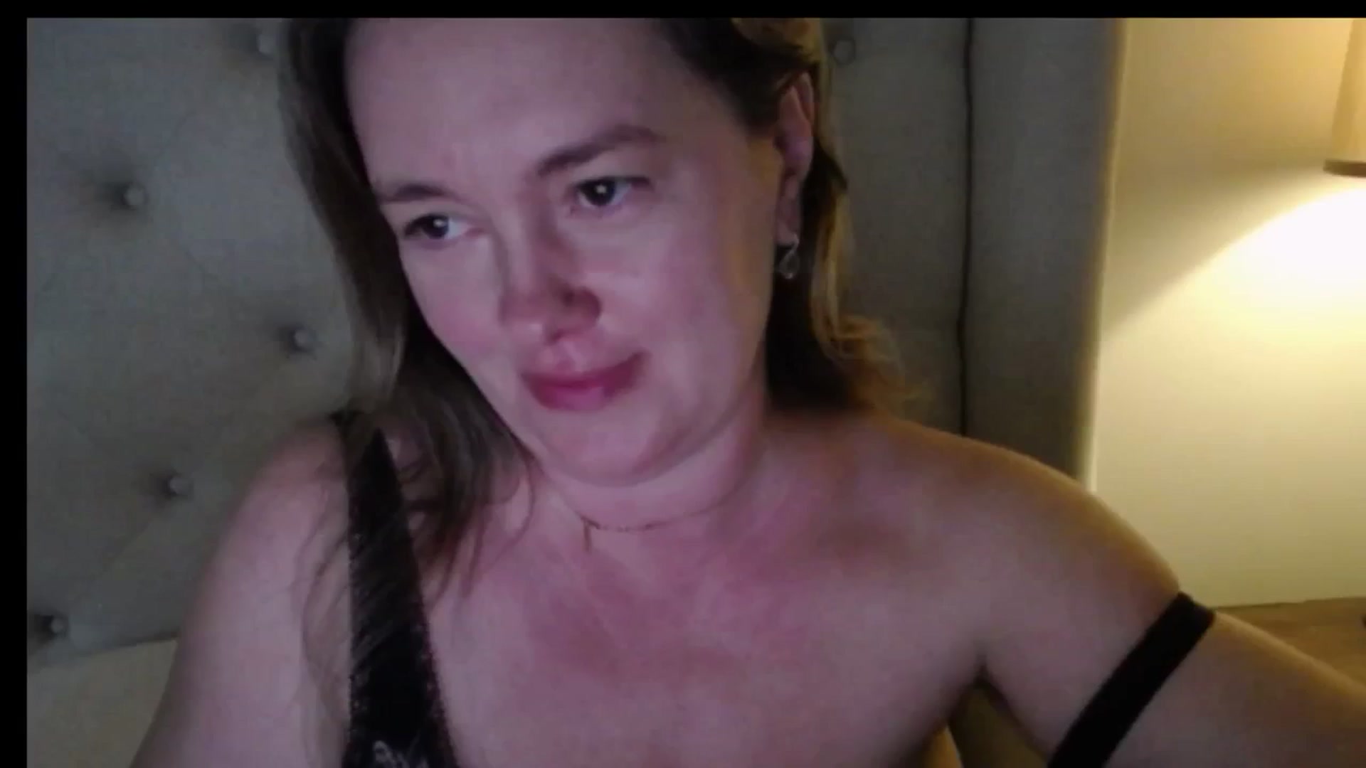 Gallery image thumbnail from J0llye's myfreecams stream on, 04/02/2026, 19:36 image 10 of 20
