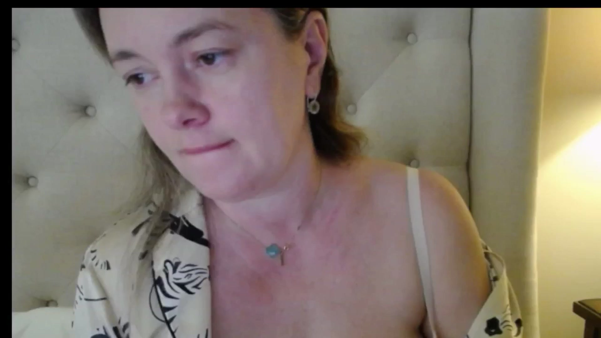 Gallery image thumbnail from J0llye's myfreecams stream on, 04/03/2026, 15:48 image 11 of 20